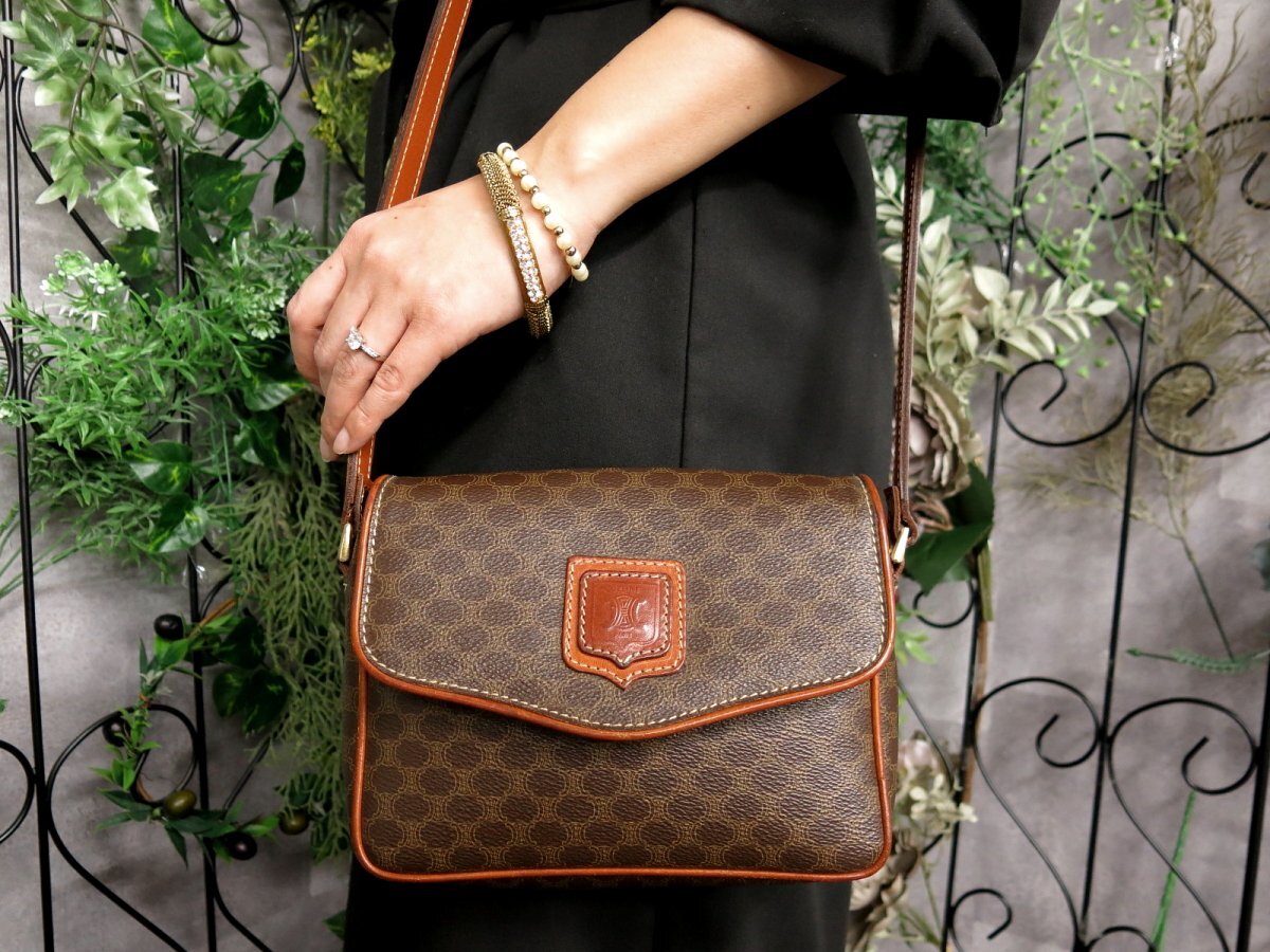○超美品○CELINE セリーヌ○マカダム○ロゴ型押し○PVC カーフ ○超美品○CELINE セリーヌ○マカダム○ロゴ型押し○PVC カーフ