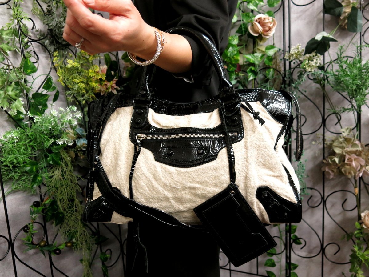 美品○BALENCIAGA バレンシアガ○シティ○バイカラー 美品○BALENCIAGA バレンシアガ○シティ○バイカラー
