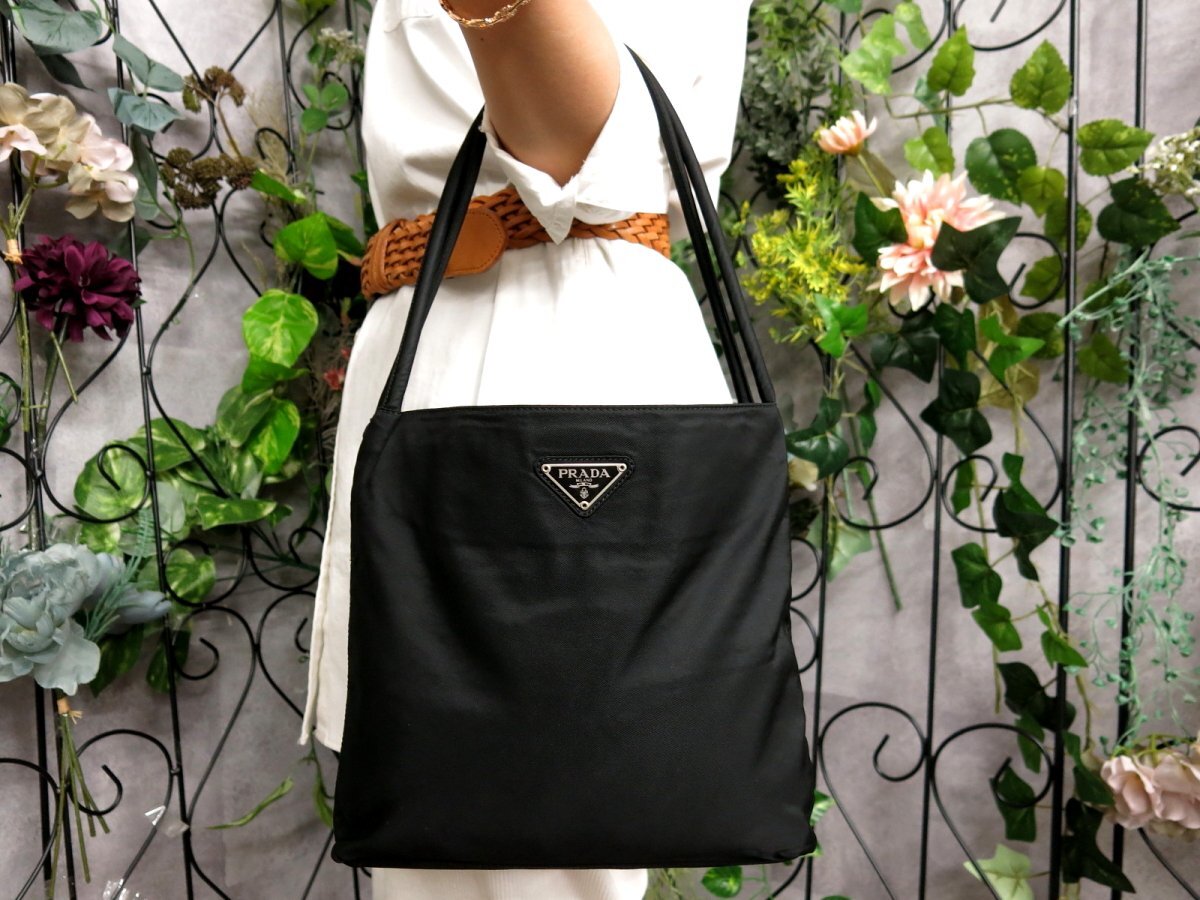 ○超美品○PRADA プラダ○三角ロゴプレート○ポコノ ナイロン ○超美品○PRADA プラダ○三角ロゴプレート○ポコノ ナイロン