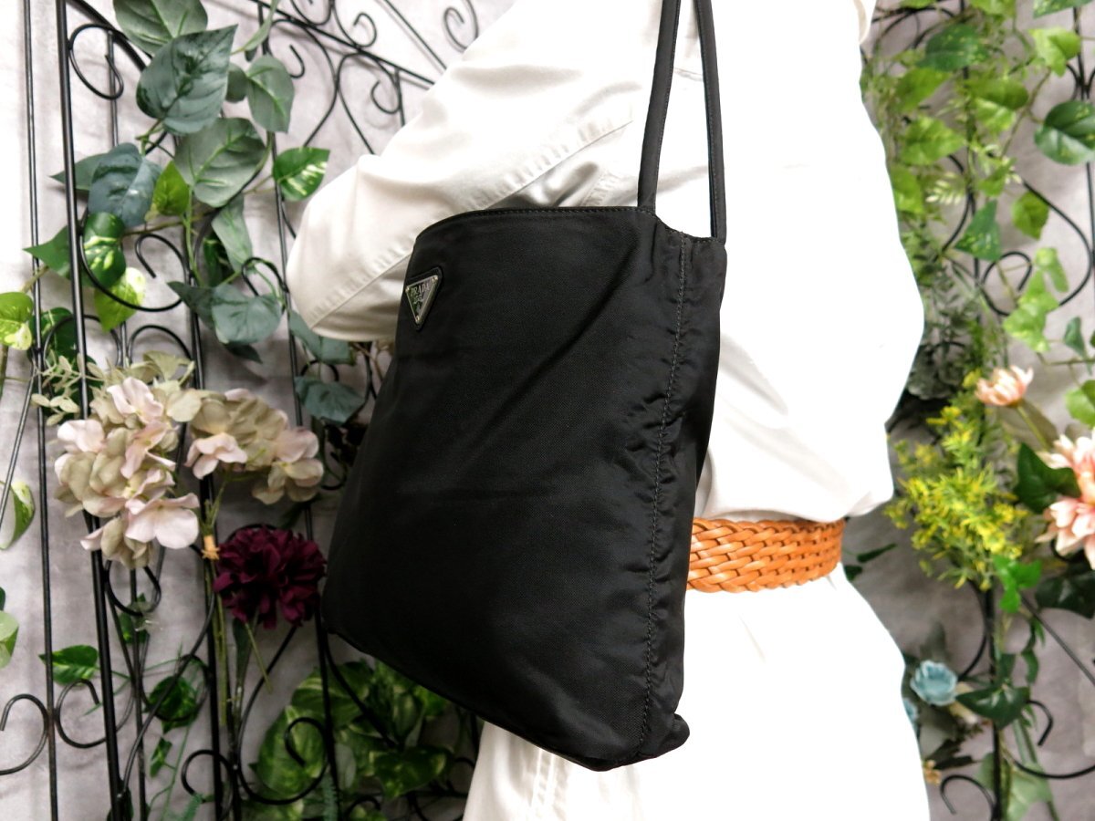 ○超美品○PRADA プラダ○三角ロゴプレート○ポコノ ナイロン ○超美品○PRADA プラダ○三角ロゴプレート○ポコノ ナイロン