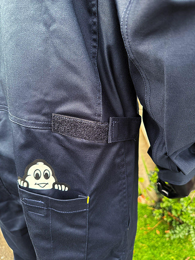 ミシュラン　つなぎ　ジャンプスーツ?。ㄩL袖タイプ）　（Lサイズ）　※伸縮性のある素材を使ったリニューアルバージョン　アメリカ雑貨