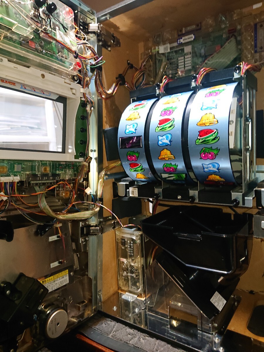 交響詩篇エウレカセブン Sammy コイン不要機付き パチスロ実機 交響詩篇エウレカセブン Sammy コイン不要機付き パチスロ実機