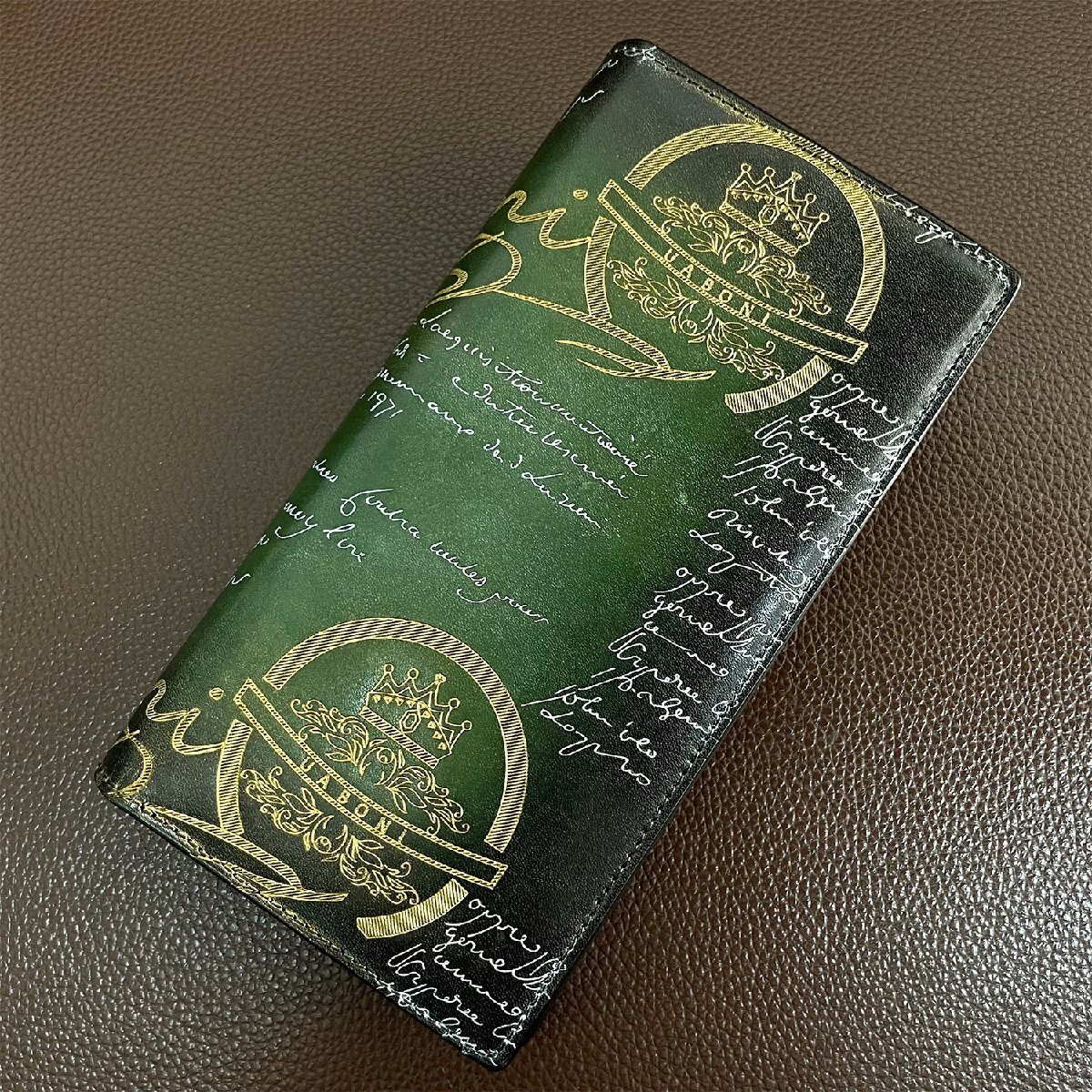 希少 定価17萬 特注限定品◆UABONI*ユアボニ*幻のパティーヌ*二つ折り 長財(cái)布*EU制◆カリグラフィー 手染 本革 カーフスキン
