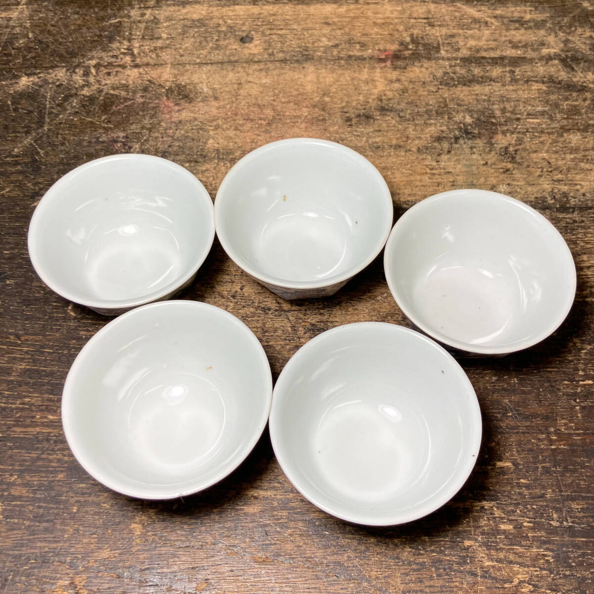京都⑥ 道八 造 青華 菊梅図 煎茶碗 5客 螺鈿蒔絵箱付 煎茶道具 京都⑥ 道八 造 青華 菊梅図 煎茶碗 5客 螺鈿蒔絵箱付 煎茶道具