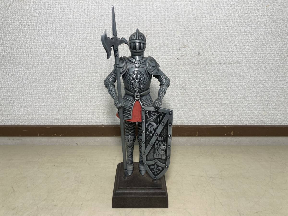 京都8☆ 西洋甲冑 鎧 騎士 高さ 約25cm 中世ヨーロッパ 盾 京都8☆ 西洋甲冑 鎧 騎士 高さ 約25cm 中世ヨーロッパ 盾