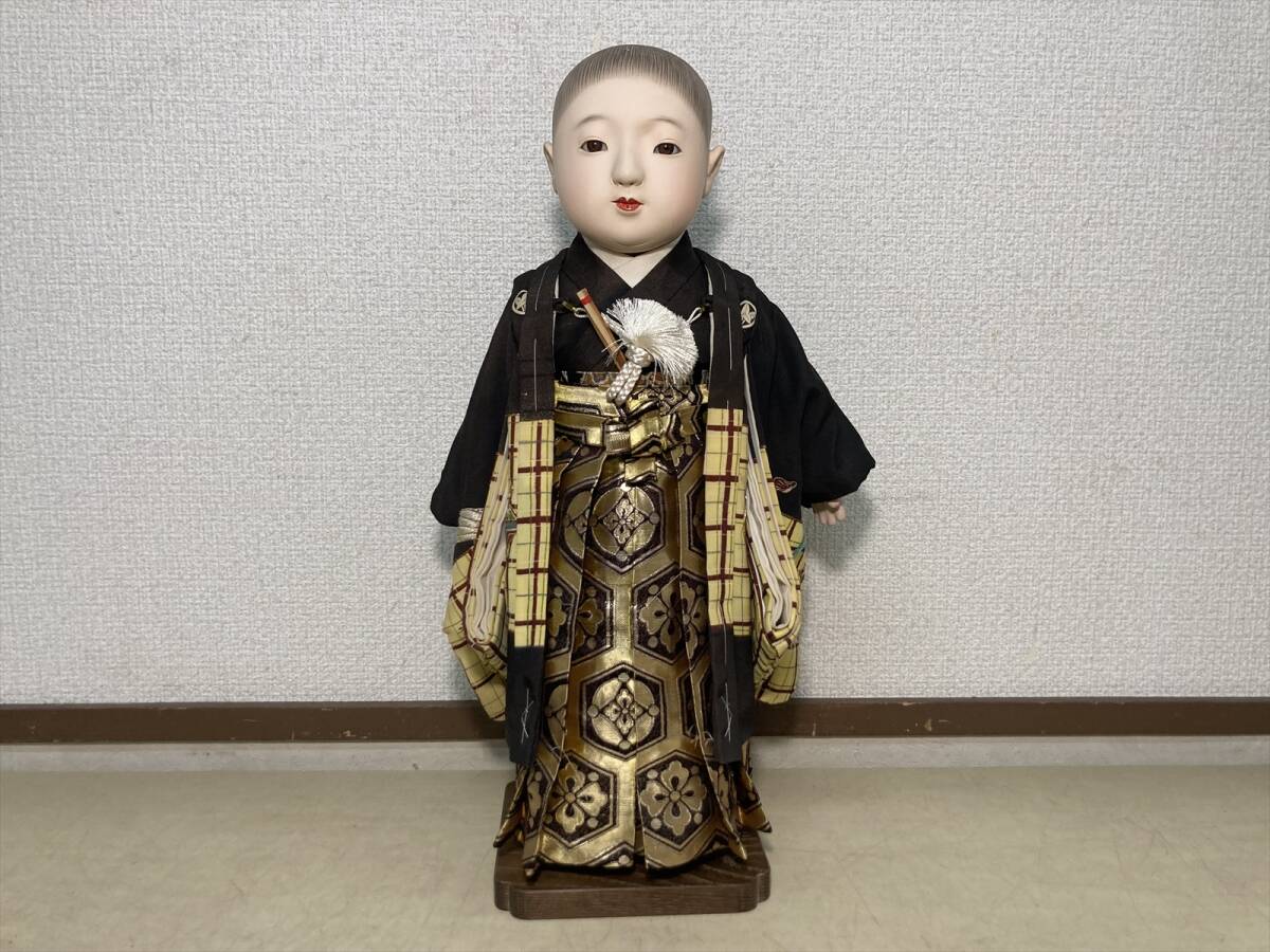 京都10☆ 市松人形 紋付 袴 男の子 台座付 現状品 高さ 約42cm 京都10☆ 市松人形 紋付 袴 男の子 台座付 現状品 高さ 約42cm