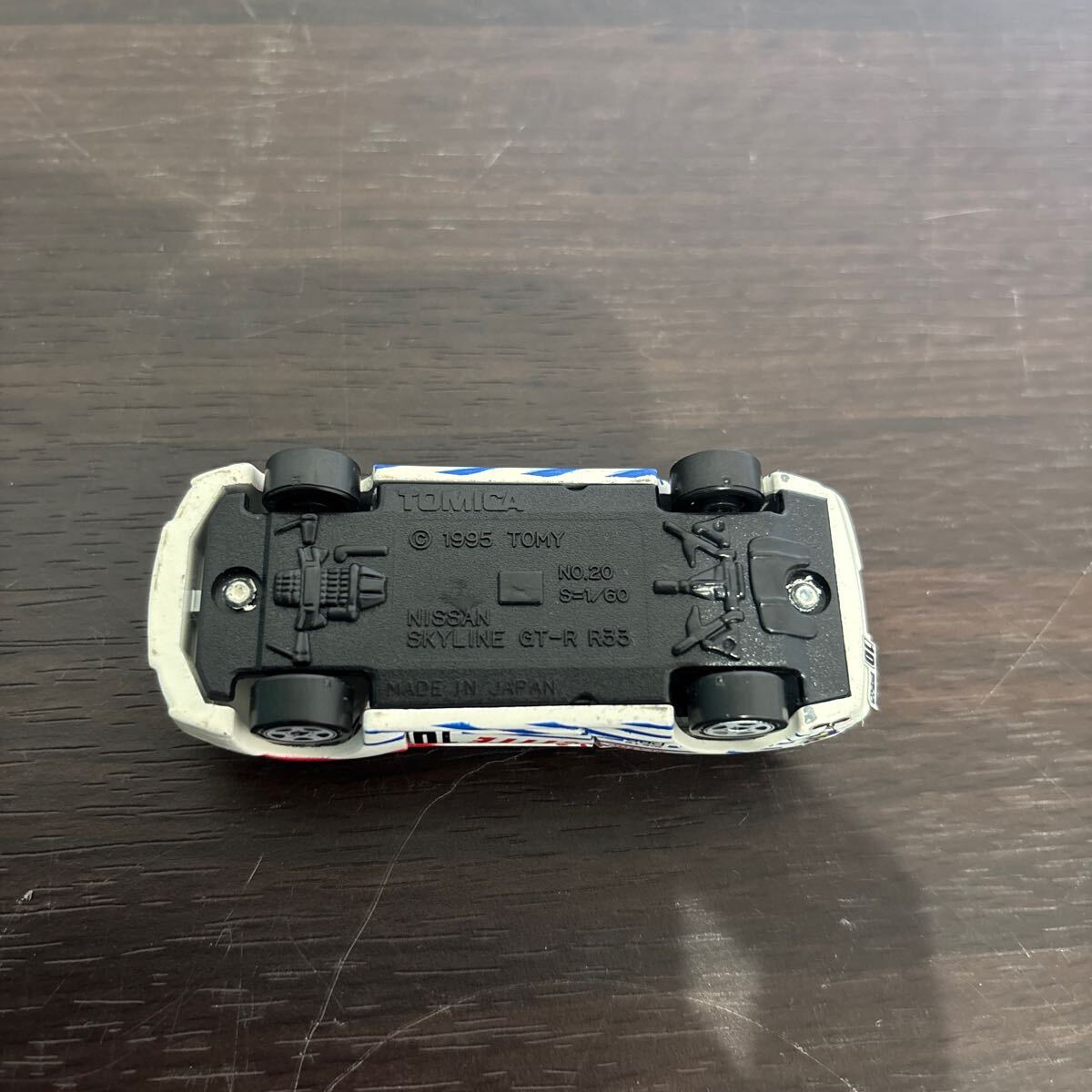 TOMICA トミカ 1/60 NISSAN 日産 スカイライン GT-R R33 10 LOCTITE 日本製_画像6
