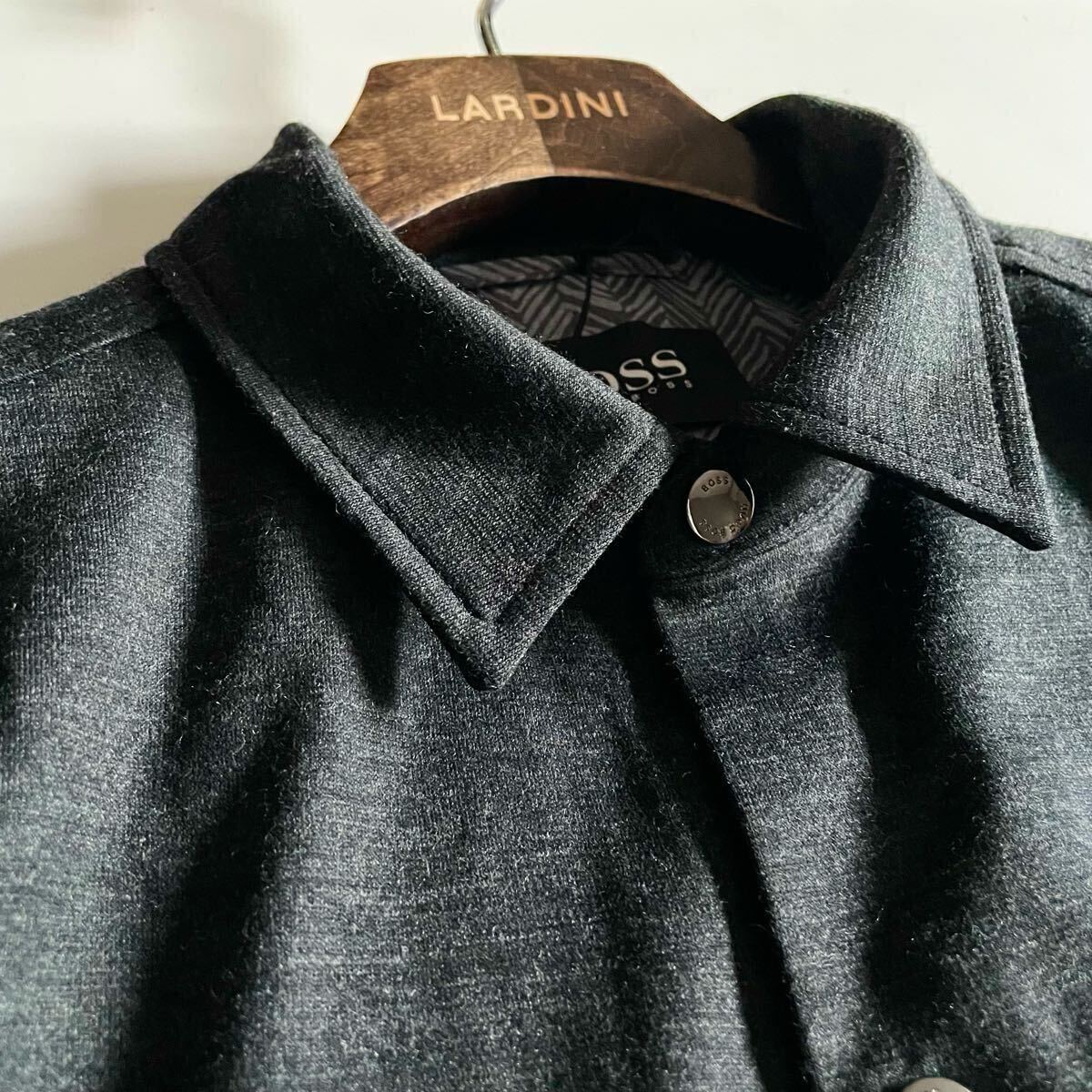 未使用タグ付き◇HUGO BOSS Carper Coach 221 春に映える高級 未使用タグ付き◇HUGO BOSS Carper Coach 221 春に映える高級