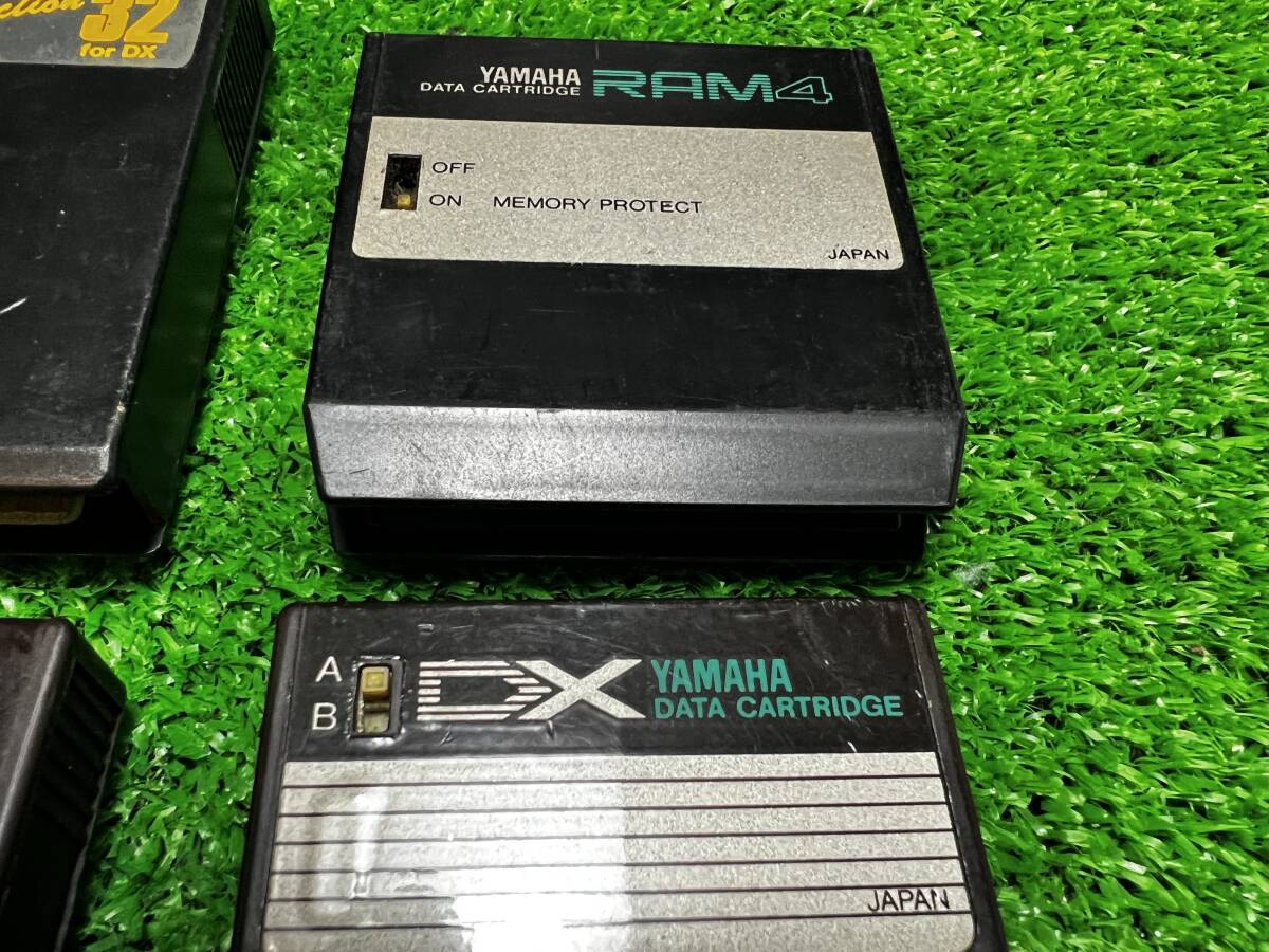 中古)YAMAHA DX7 VOICE ROM 1(2個)DX DATA RAM(1個)データ 中古)YAMAHA DX7 VOICE ROM 1(2個)DX DATA RAM(1個)データ