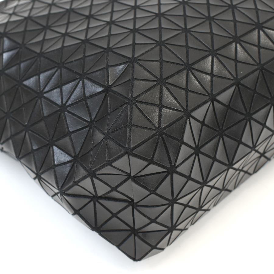 新品同様 バオバオ イッセイミヤケ ポーチ クラッチバッグ ブラック BAO BAO ISSEY MIYAKE