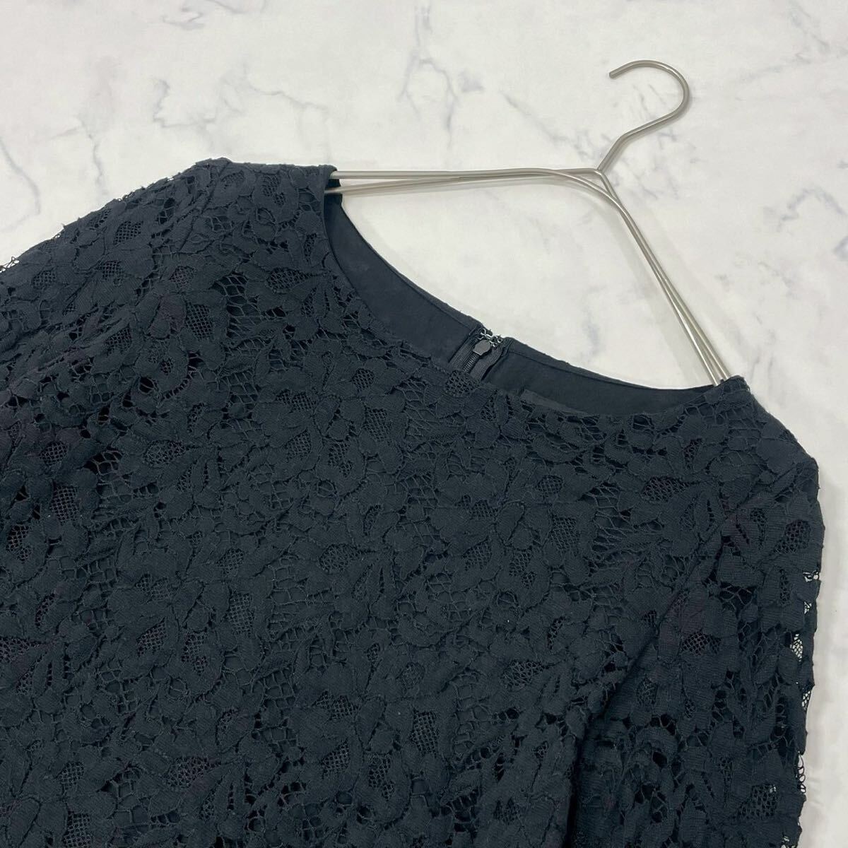 美品 UNITED ARROWS ユナイテッドアローズ ワントーン 花柄 レース 裏地付き クルーネック ジップ 七分袖 ブラウス ブラック_画像2