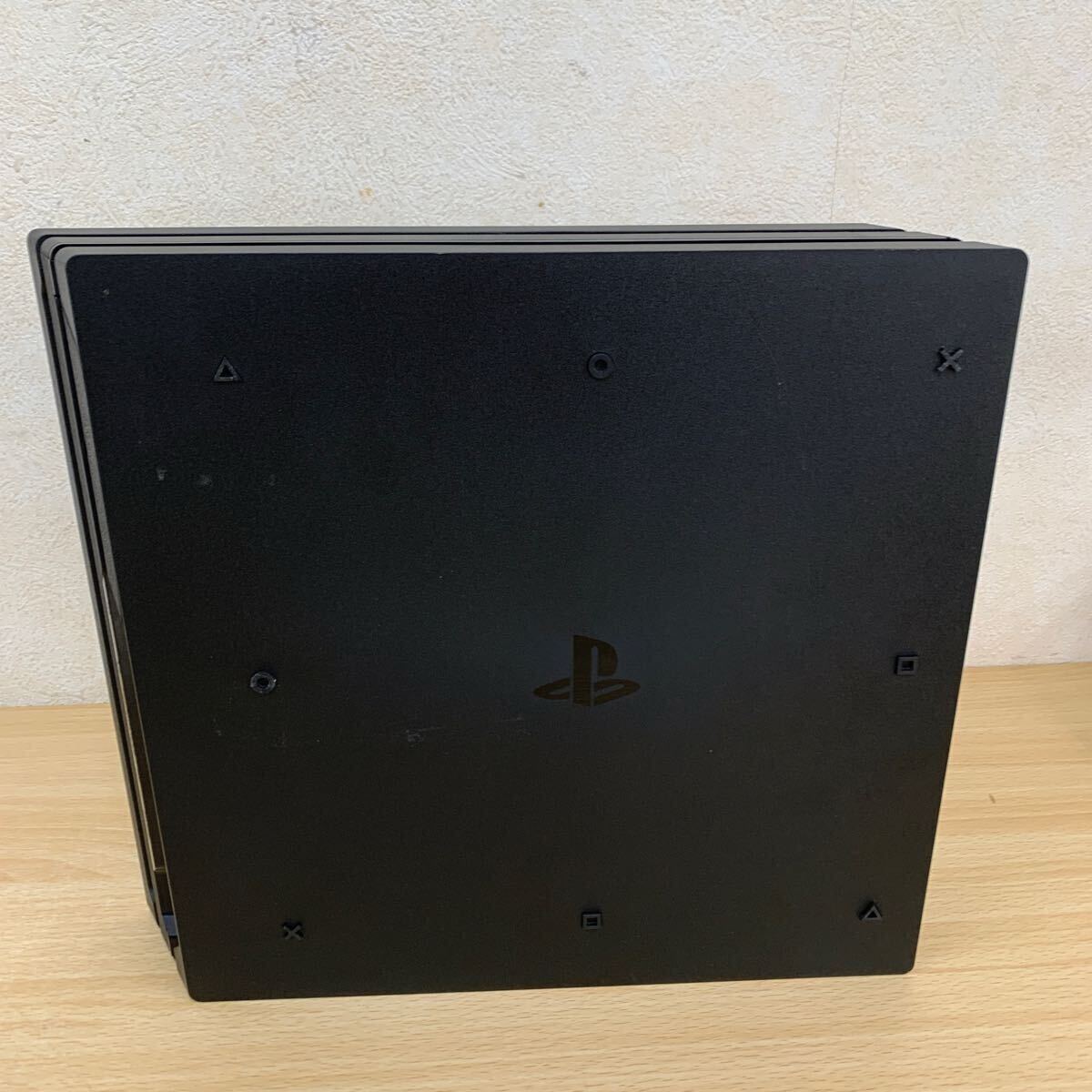 中古品 SONY PlayStation 4 Pro ジェット・ブラック 1TB CUH