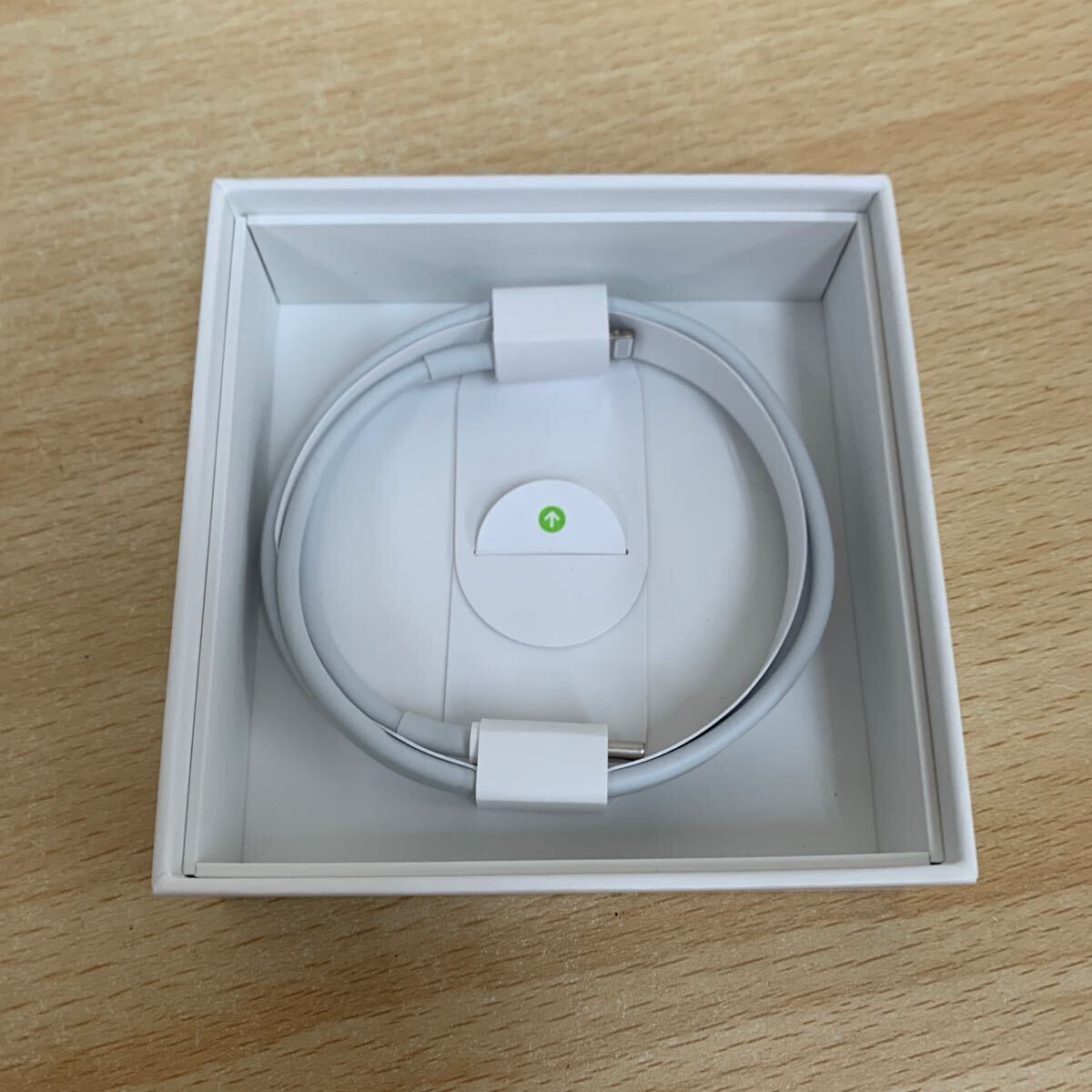 美品 ワイヤレスイヤホン Apple AirPods 第3世代 Lightning充電 美品 ワイヤレスイヤホン Apple AirPods 第3世代 Lightning充電