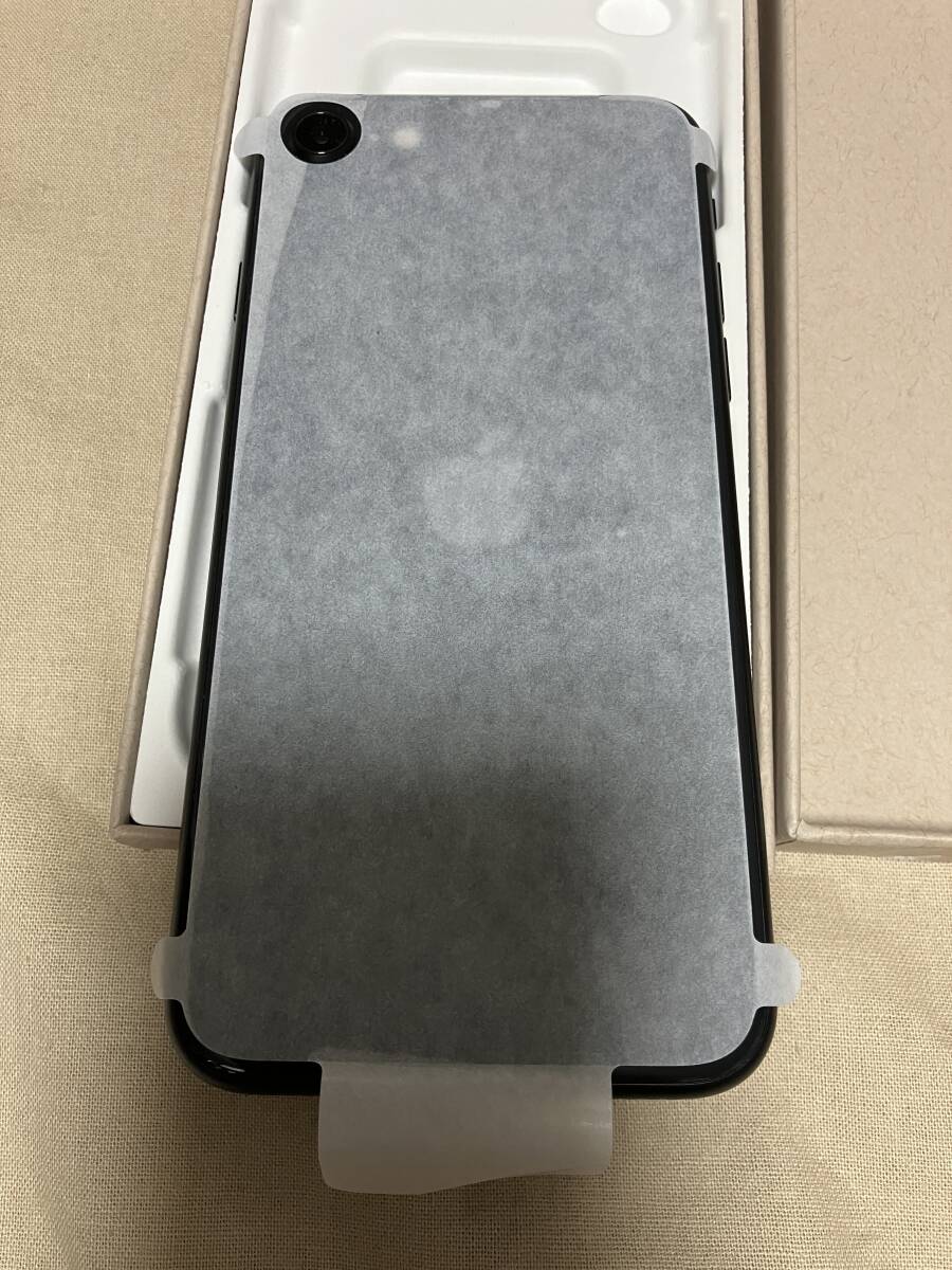 交換後未使用)au iPhone SE2 64GB バッテリー100% iOS17.5.1 交換後未使用)au iPhone SE2 64GB バッテリー100% iOS17.5.1