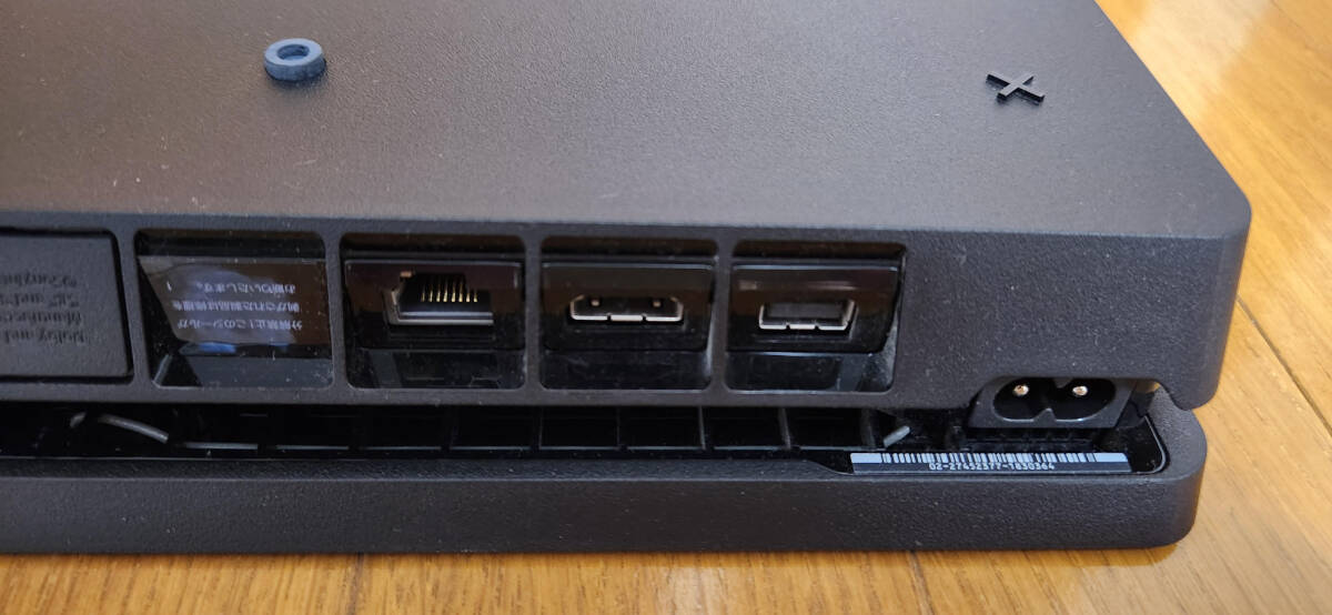 プレステ4本体 CUH-2000A 極美品 HDD 封印シール有 動作確認済 プレステ4本体 CUH-2000A 極美品 HDD 封印シール有 動作確認済
