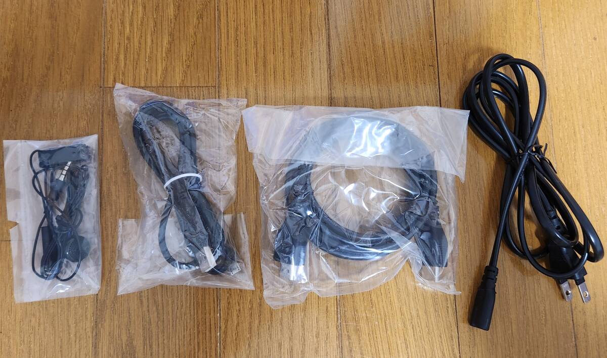 プレステ4本体 CUH-2000A 極美品 HDD 封印シール有 動作確認済 プレステ4本体 CUH-2000A 極美品 HDD 封印シール有 動作確認済