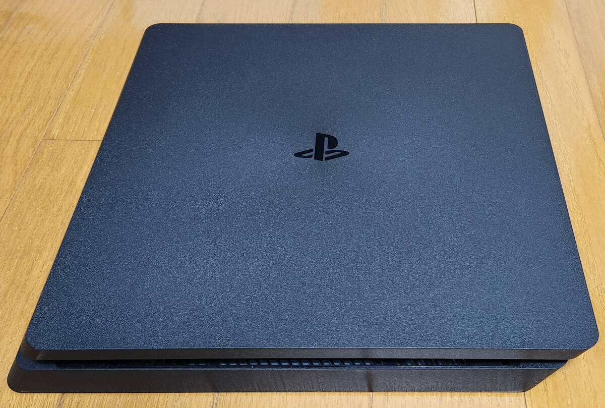 プレステ4本体 CUH-2000A 極美品 HDD 封印シール有 動作確認済 プレステ4本体 CUH-2000A 極美品 HDD 封印シール有 動作確認済