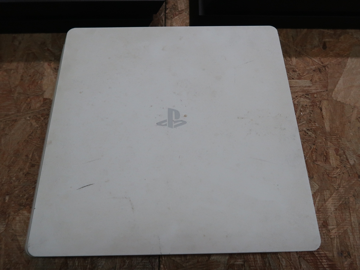 完全ジャンク品 PS4 本体のみ 計3台 CUH-1100A ブラック×2 完全ジャンク品 PS4 本体のみ 計3台 CUH-1100A ブラック×2