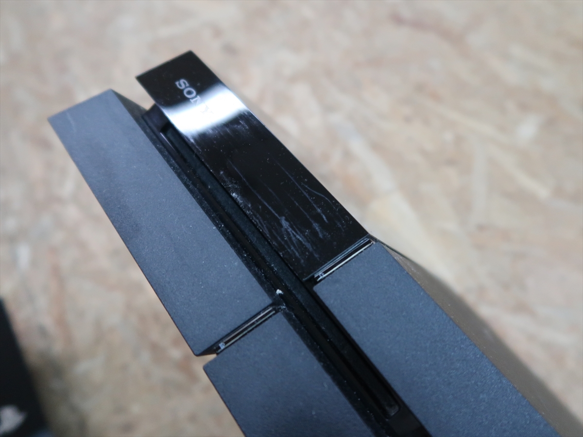 完全ジャンク品 PS4 本体のみ 計3台 CUH-1100A ブラック×2 完全ジャンク品 PS4 本体のみ 計3台 CUH-1100A ブラック×2