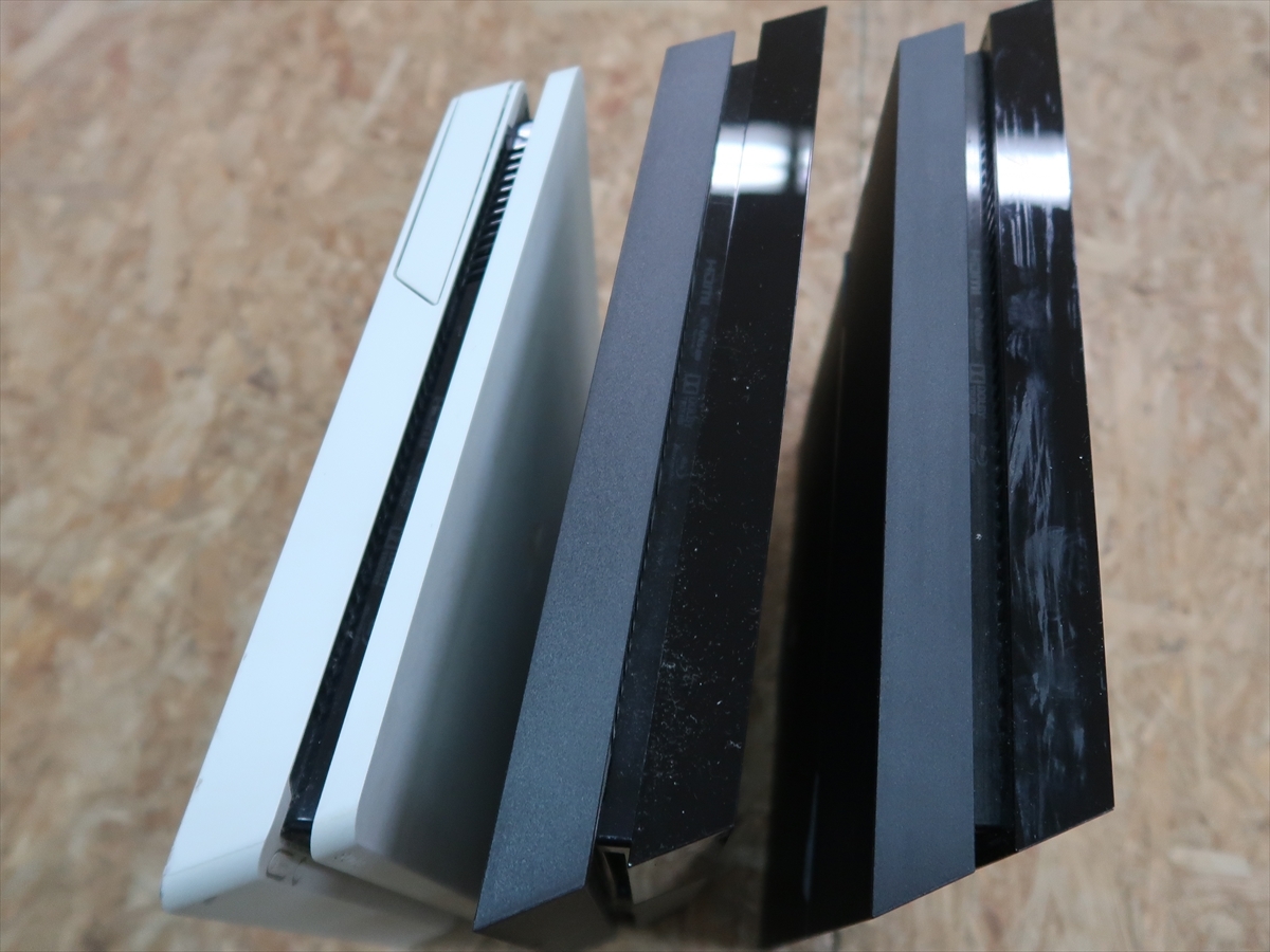 完全ジャンク品 PS4 本体のみ 計3台 CUH-1100A ブラック×2 完全ジャンク品 PS4 本体のみ 計3台 CUH-1100A ブラック×2