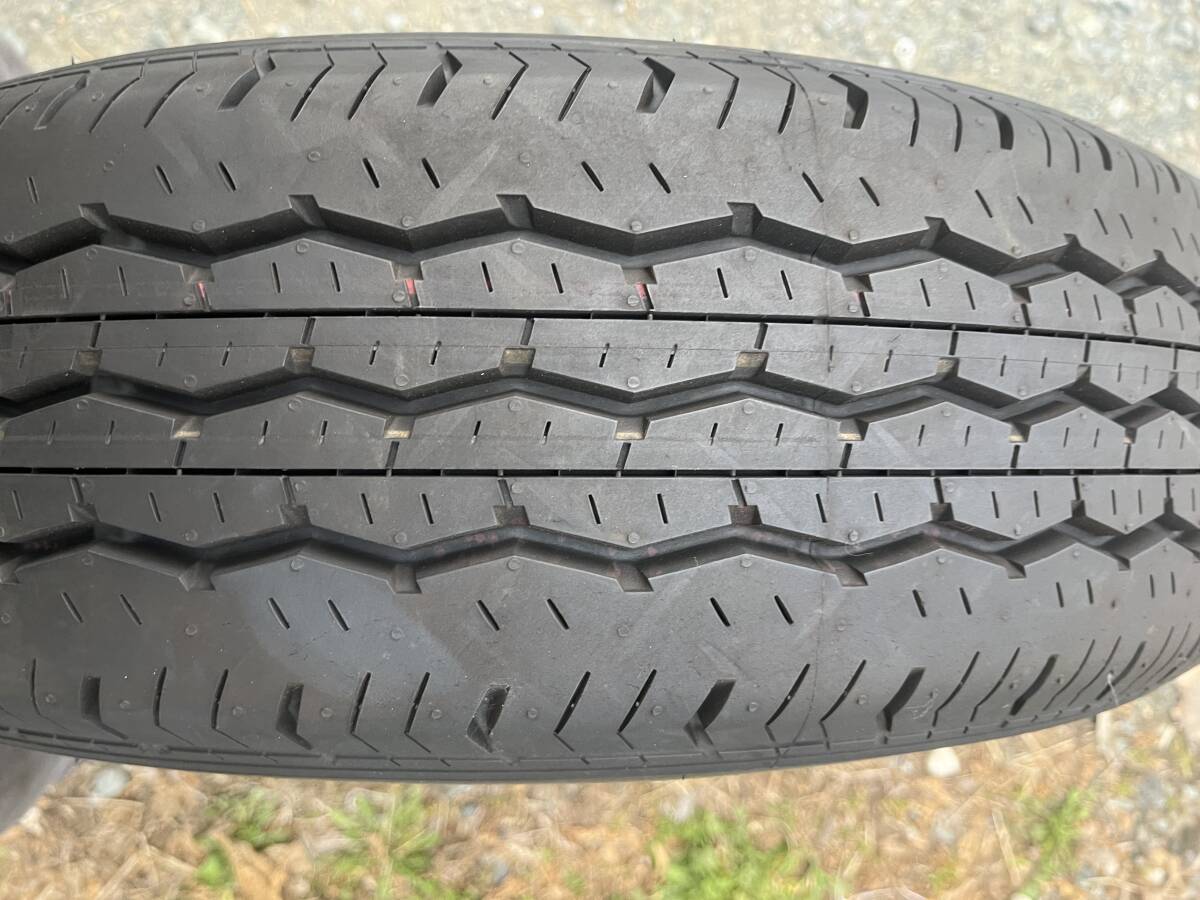 ハイエース 純正タイヤ付きホイール 4本セット 新車外し(15 ハイエース 純正タイヤ付きホイール 4本セット 新車外し(15