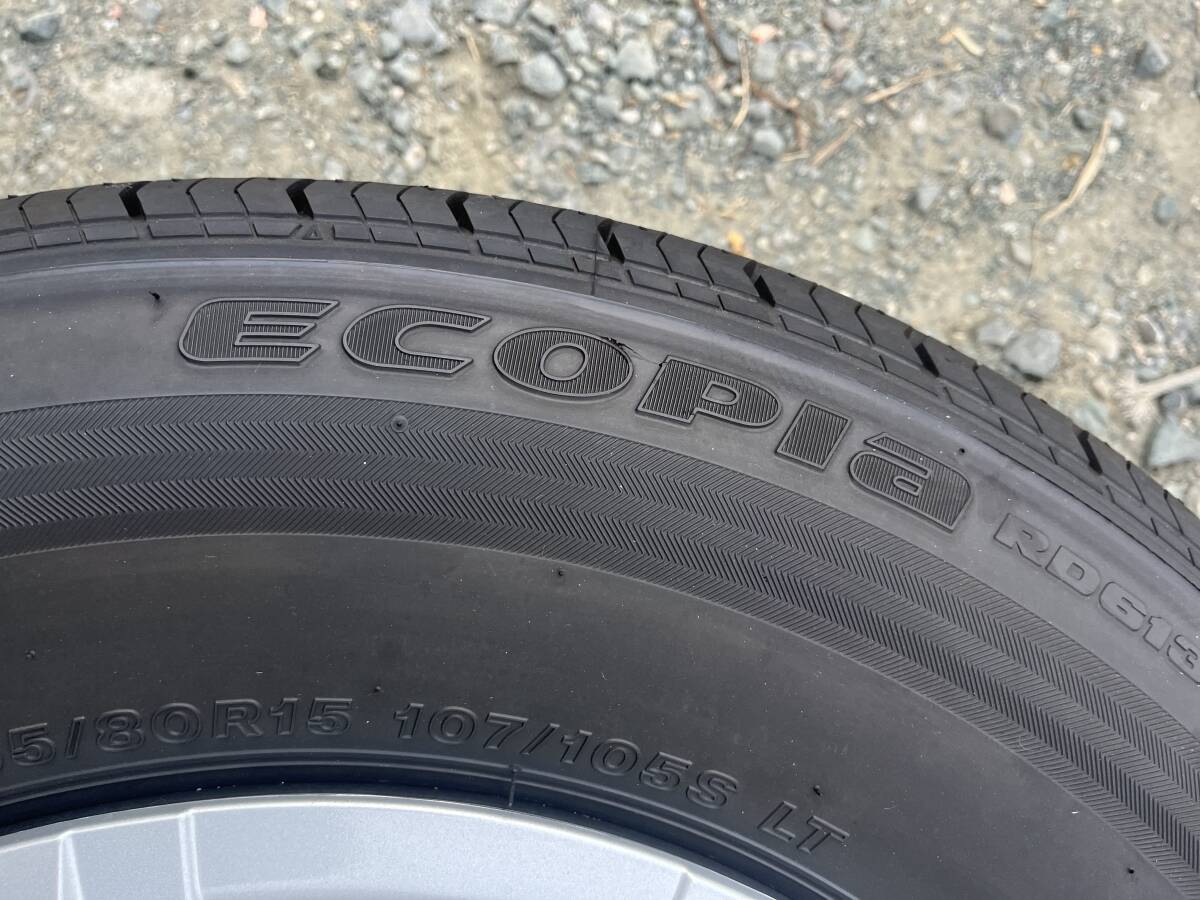 ハイエース 純正タイヤ付きホイール 4本セット 新車外し(15 ハイエース 純正タイヤ付きホイール 4本セット 新車外し(15