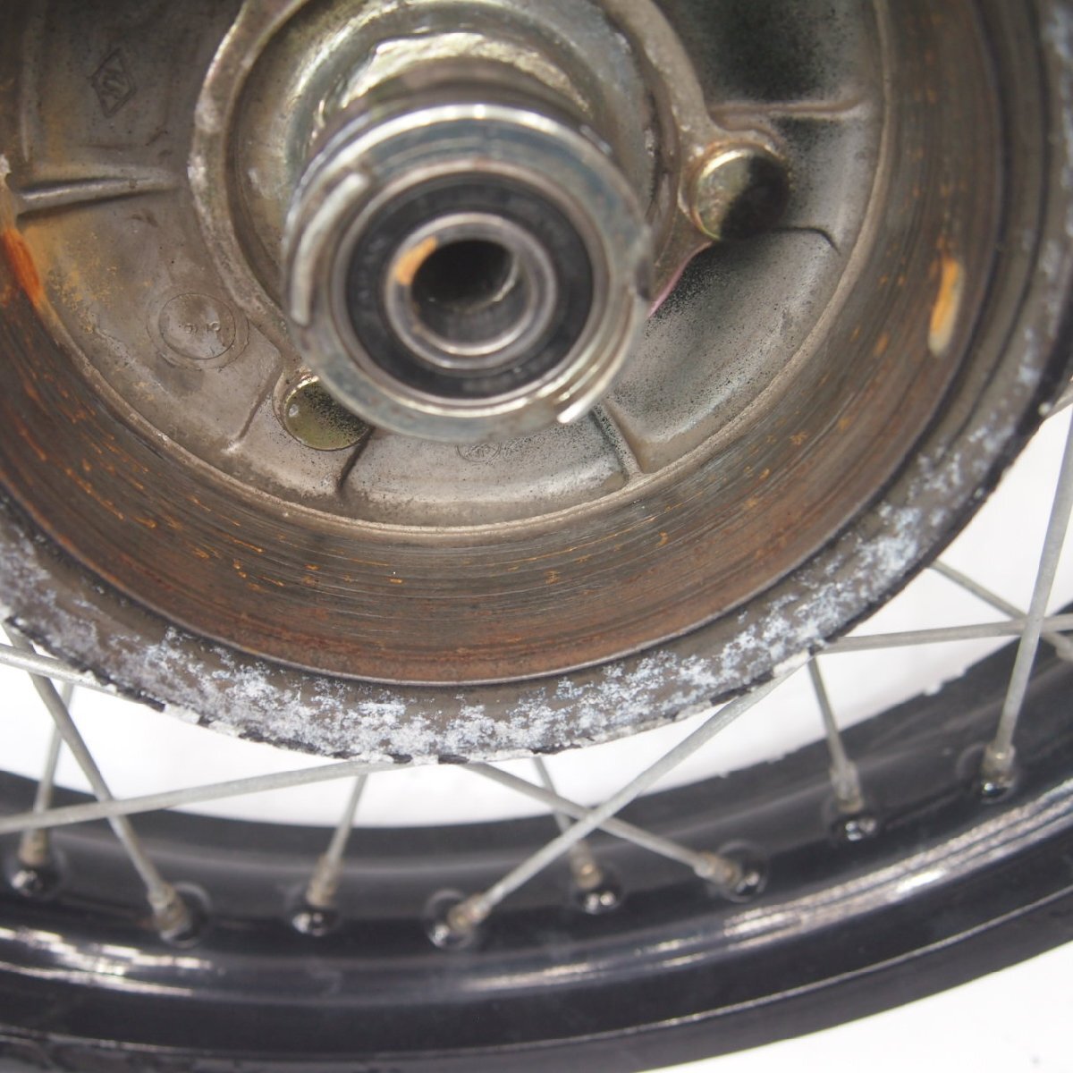 TW200純正フロントホイール 全體ちょいゆら感 多めのウェイトでイケるかも 2JN00刻印18X2.50J ドラムモデル