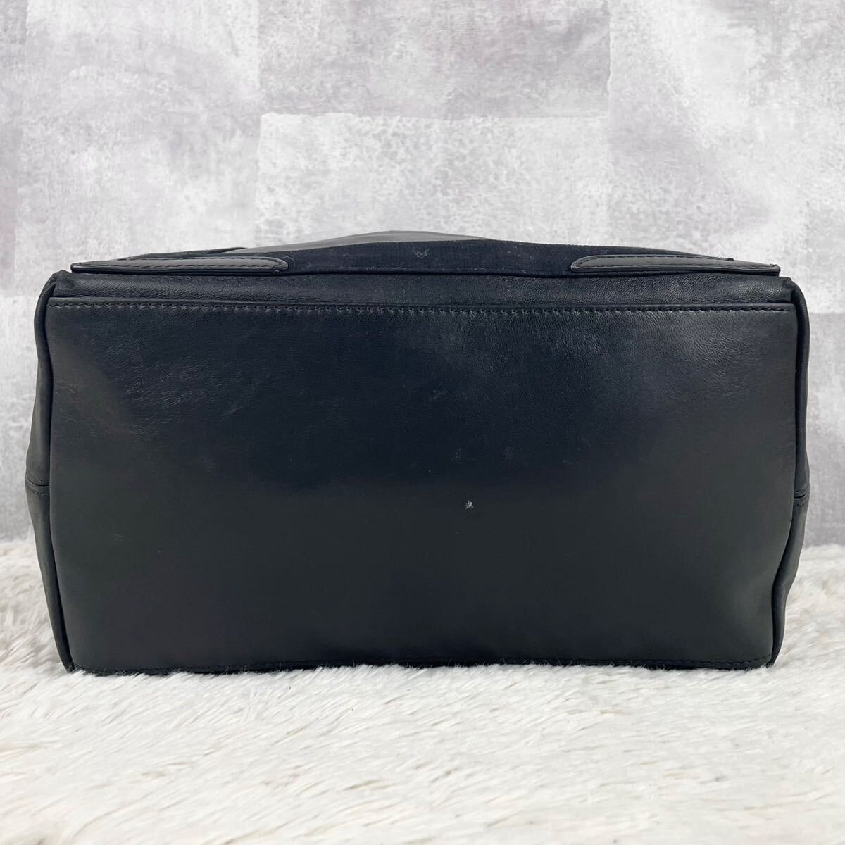 美品 BALENCIAGA バレンシアガ ネイビーカバス トートバッグ 美品 BALENCIAGA バレンシアガ ネイビーカバス トートバッグ