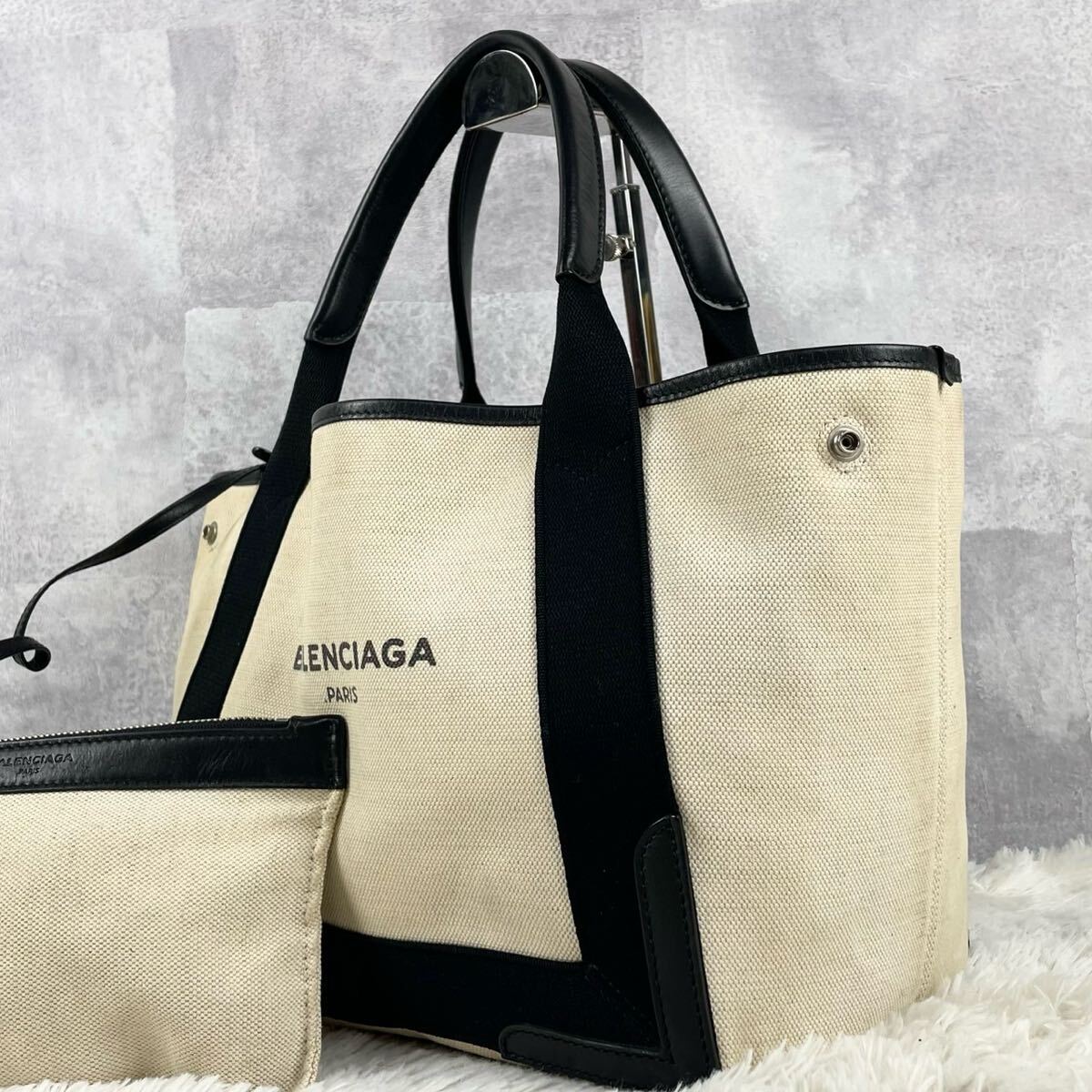 美品 BALENCIAGA バレンシアガ ネイビーカバス トートバッグ 美品 BALENCIAGA バレンシアガ ネイビーカバス トートバッグ