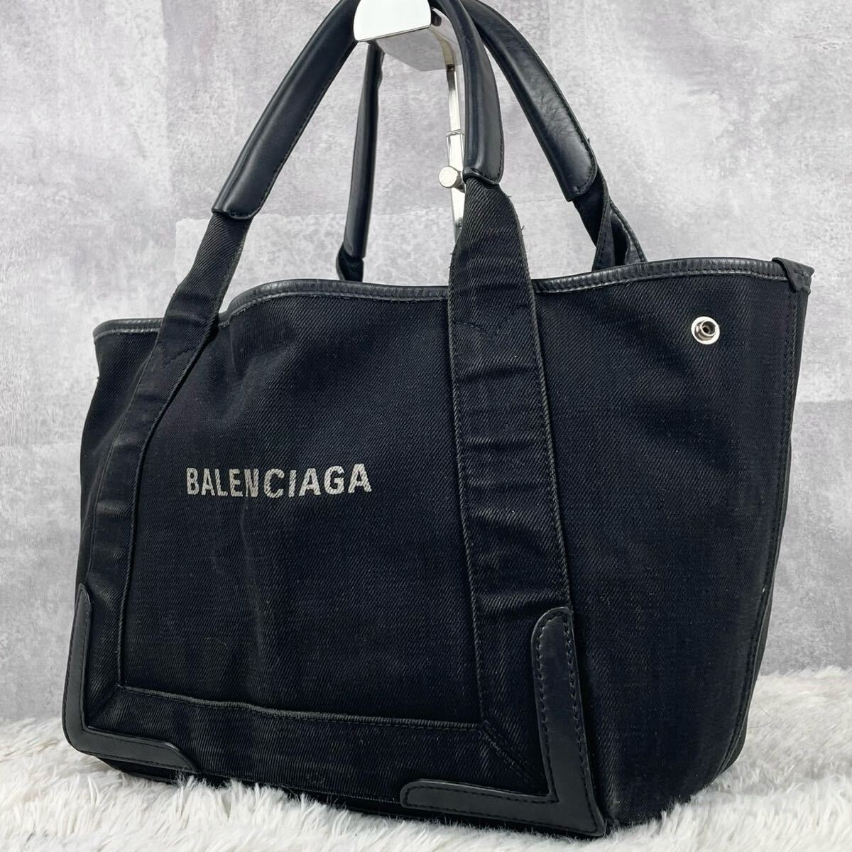 美品 BALENCIAGA バレンシアガ ネイビーカバス トートバッグ 美品 BALENCIAGA バレンシアガ ネイビーカバス トートバッグ
