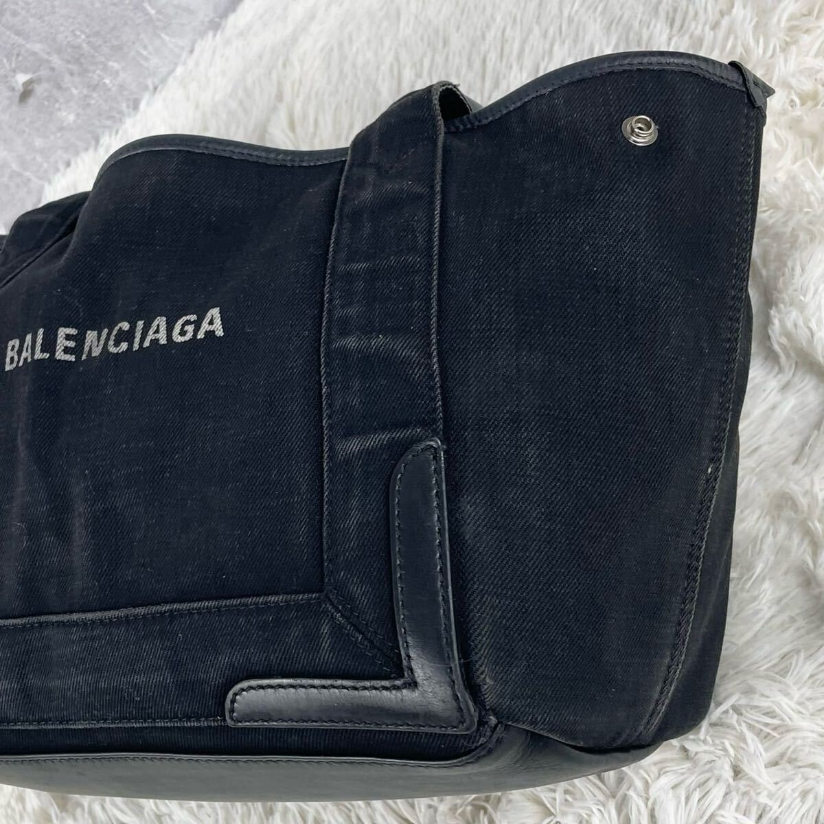 美品 BALENCIAGA バレンシアガ ネイビーカバス トートバッグ 美品 BALENCIAGA バレンシアガ ネイビーカバス トートバッグ