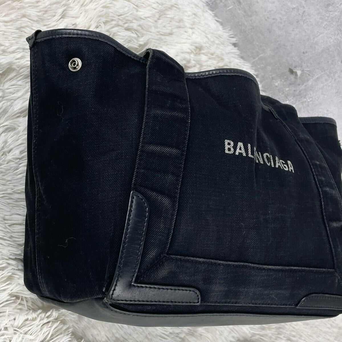 美品 BALENCIAGA バレンシアガ ネイビーカバス トートバッグ 美品 BALENCIAGA バレンシアガ ネイビーカバス トートバッグ