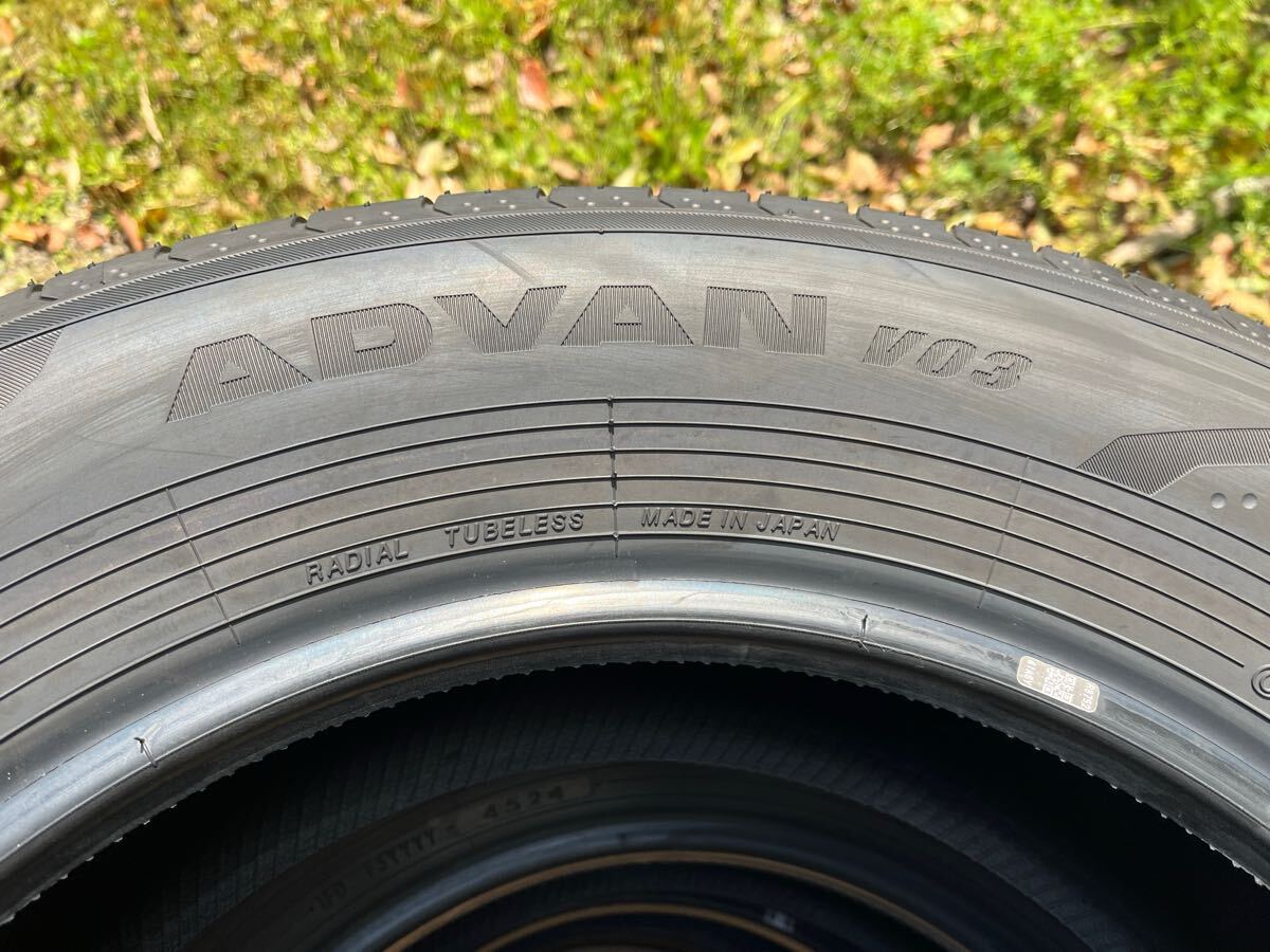 新車外し ヨコハマ アドバン ADVAN V03 225/65R17 タイヤ4本 新車外し ヨコハマ アドバン ADVAN V03 225/65R17 タイヤ4本