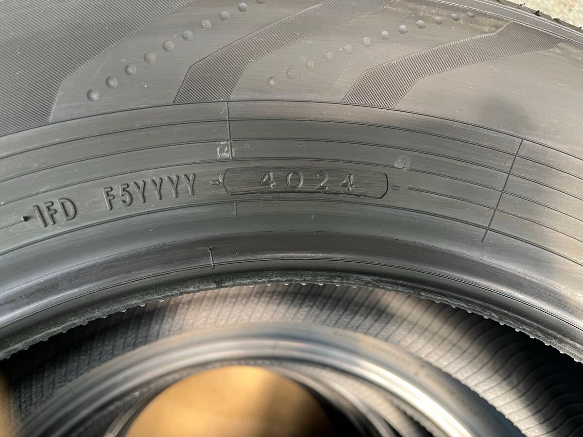 新車外し ヨコハマ アドバン ADVAN V03 225/65R17 タイヤ4本 新車外し ヨコハマ アドバン ADVAN V03 225/65R17 タイヤ4本