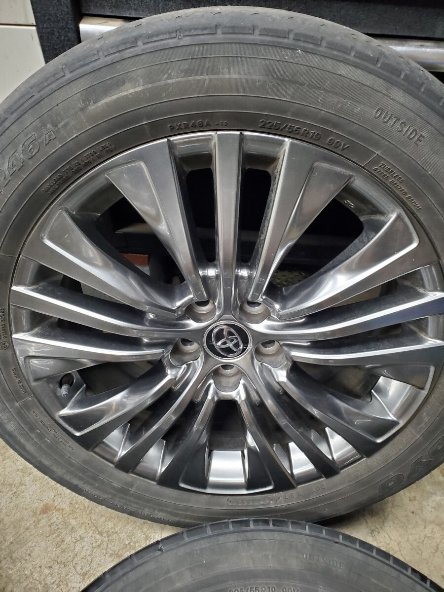 トヨタ 80系 ハリアー Zグレード 純正アルミホイール 19×7J +35 トヨタ 80系 ハリアー Zグレード 純正アルミホイール 19×7J +35