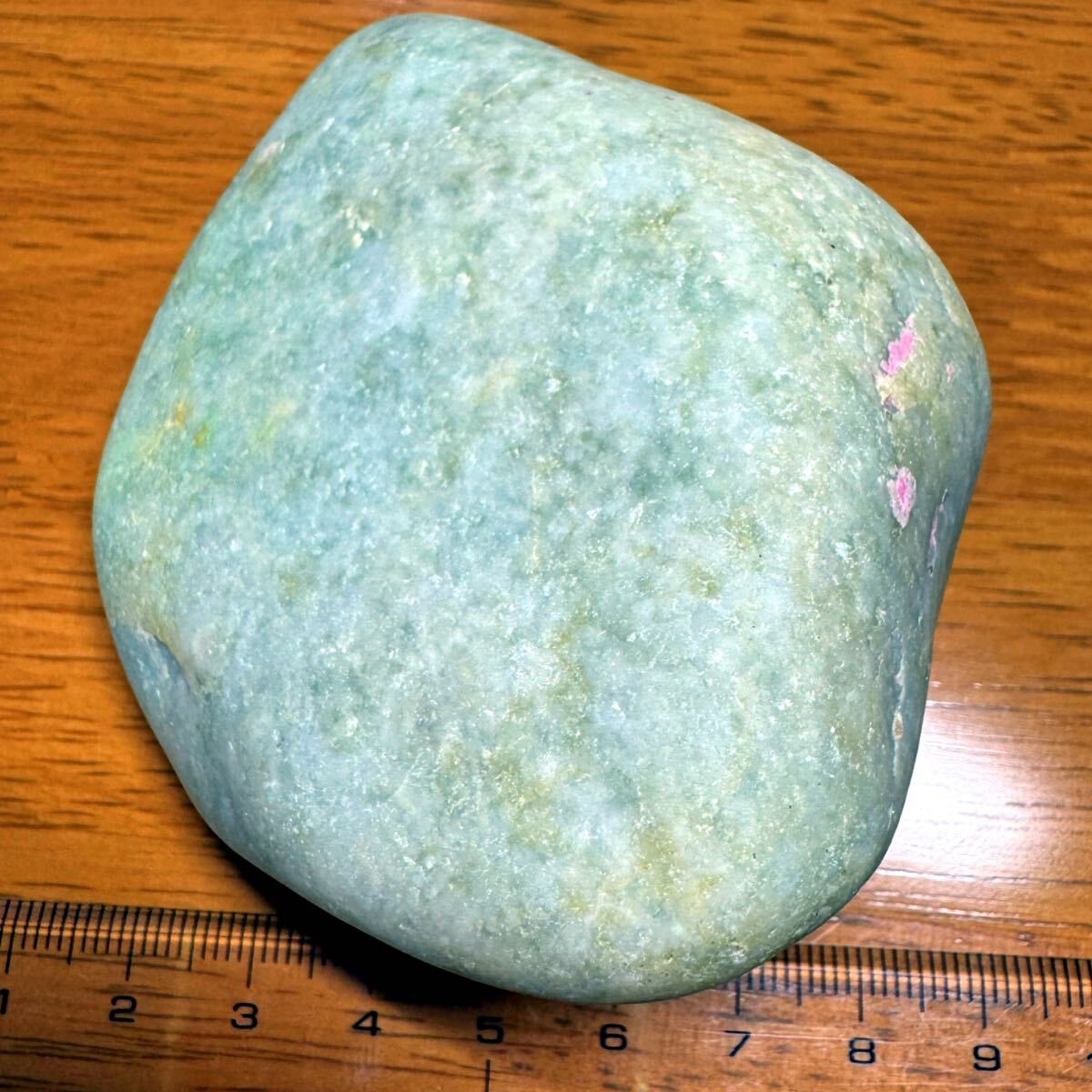 完璧な一石》【ロウカン質】糸魚川 翡翠 緑翡翠 海石 親不知海中 完璧な一石》【ロウカン質】糸魚川 翡翠 緑翡翠 海石 親不知海中