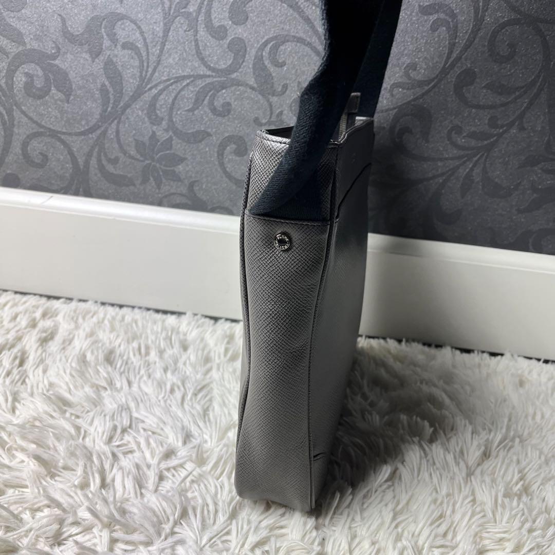 美品◯GLOBE TROTTER グローブトロッター ショルダーバッグ 美品◯GLOBE TROTTER グローブトロッター ショルダーバッグ