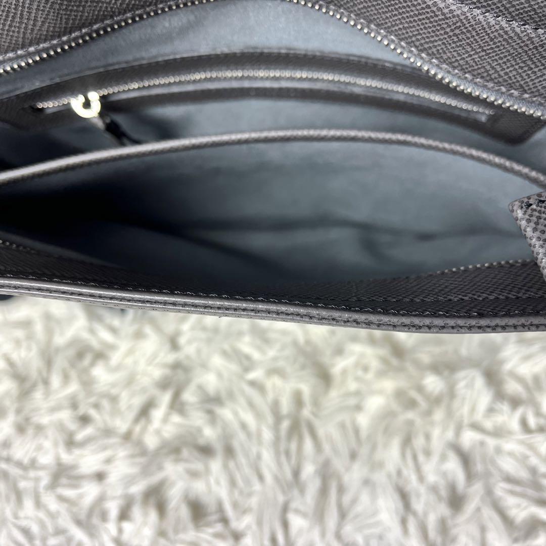 美品◯GLOBE TROTTER グローブトロッター ショルダーバッグ 美品◯GLOBE TROTTER グローブトロッター ショルダーバッグ