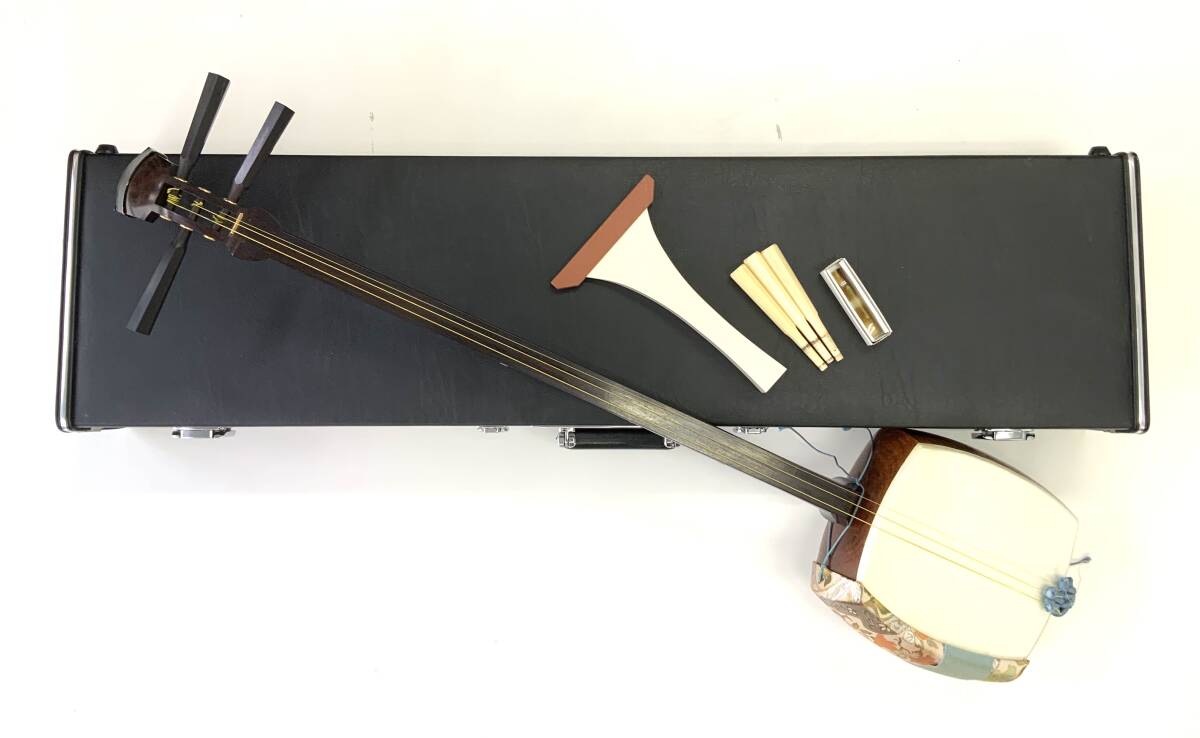 4031 【1円スタート】全長約98cm 棹太約2.6cm 三線 三弦 綾杉胴