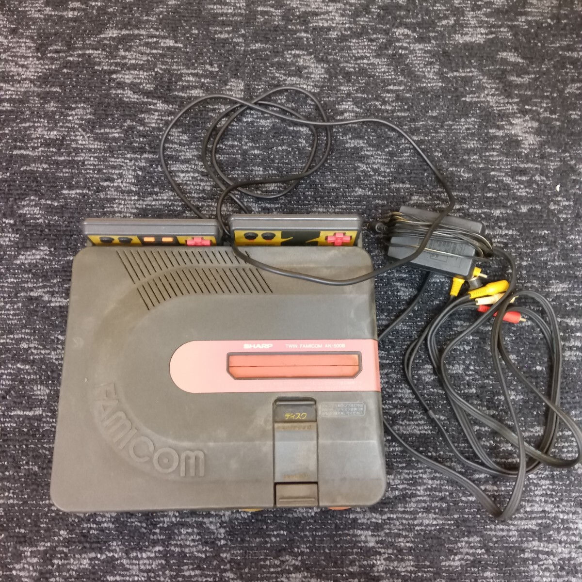 si☆1円〜保管品 SHARP シャープ ツインファミコン AN-500B 動作 si☆1円〜保管品 SHARP シャープ ツインファミコン AN-500B 動作
