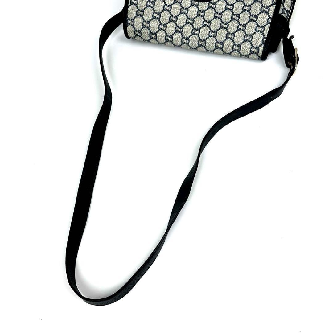 極美品 GUCCI グッチ ショルダーバッグ クロスボディ 肩掛け 極美品 GUCCI グッチ ショルダーバッグ クロスボディ 肩掛け