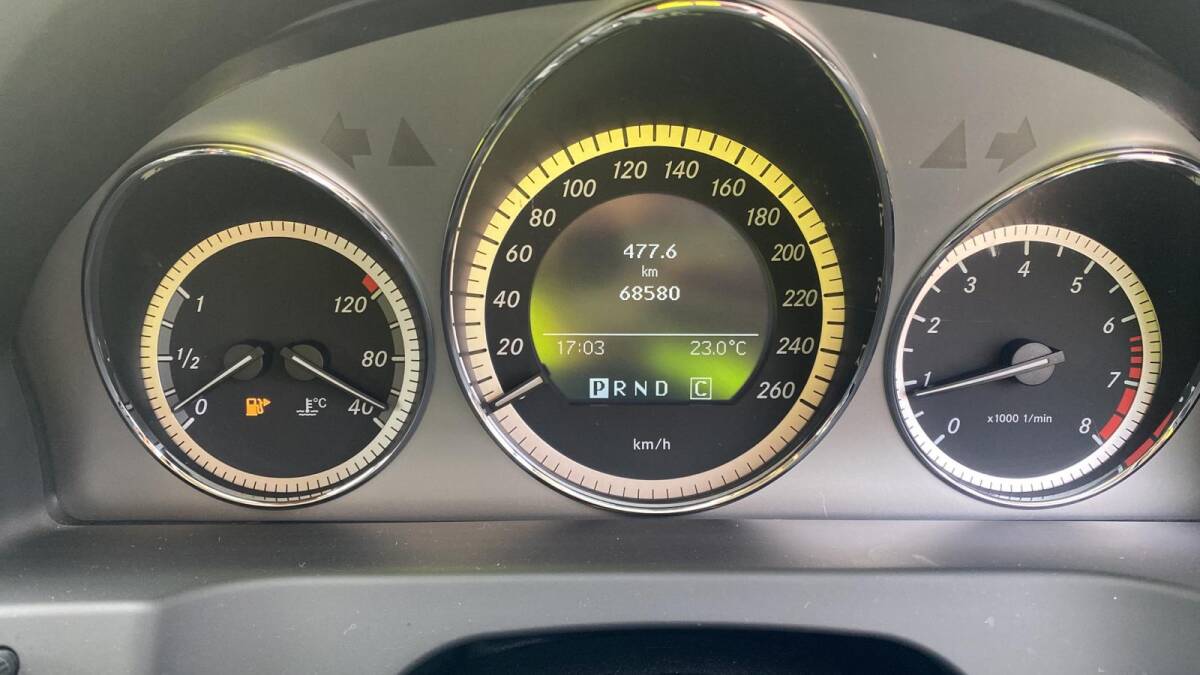 メルセデスベンツ　スピードメーター　C200ステーションワゴン　DBA-204248　204248　W204　2010　＃hyj　NSP259152