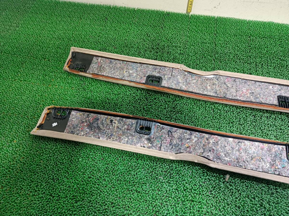 ボルボ　ルーフガーニッシュカバー　左右　S90　E-9B6304　9B6304　1998?。yj　NSP258141