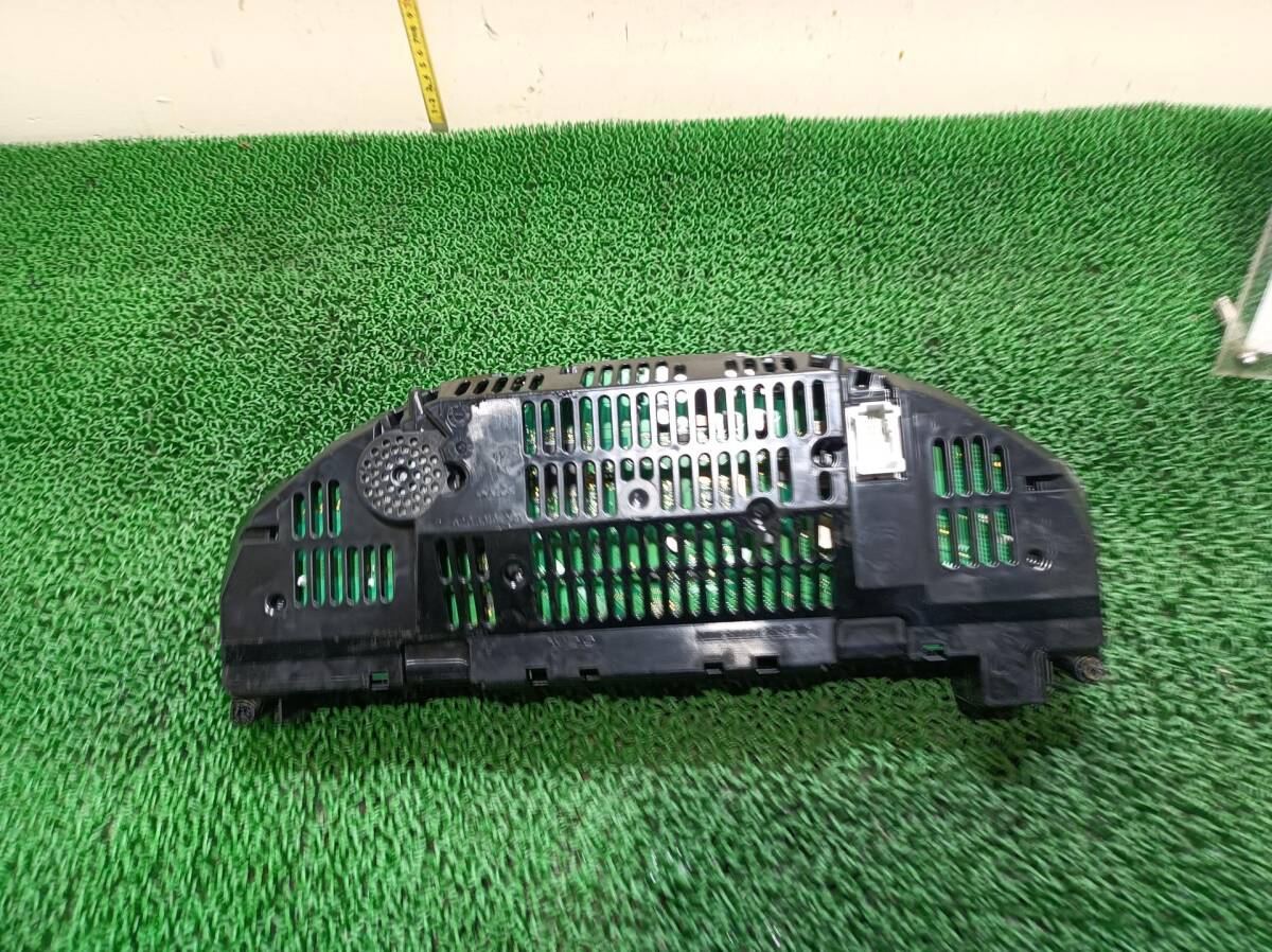 メルセデスベンツ　スピードメーター　C200ステーションワゴン　DBA-204248　204248　W204　2010?。yj　NSP259152