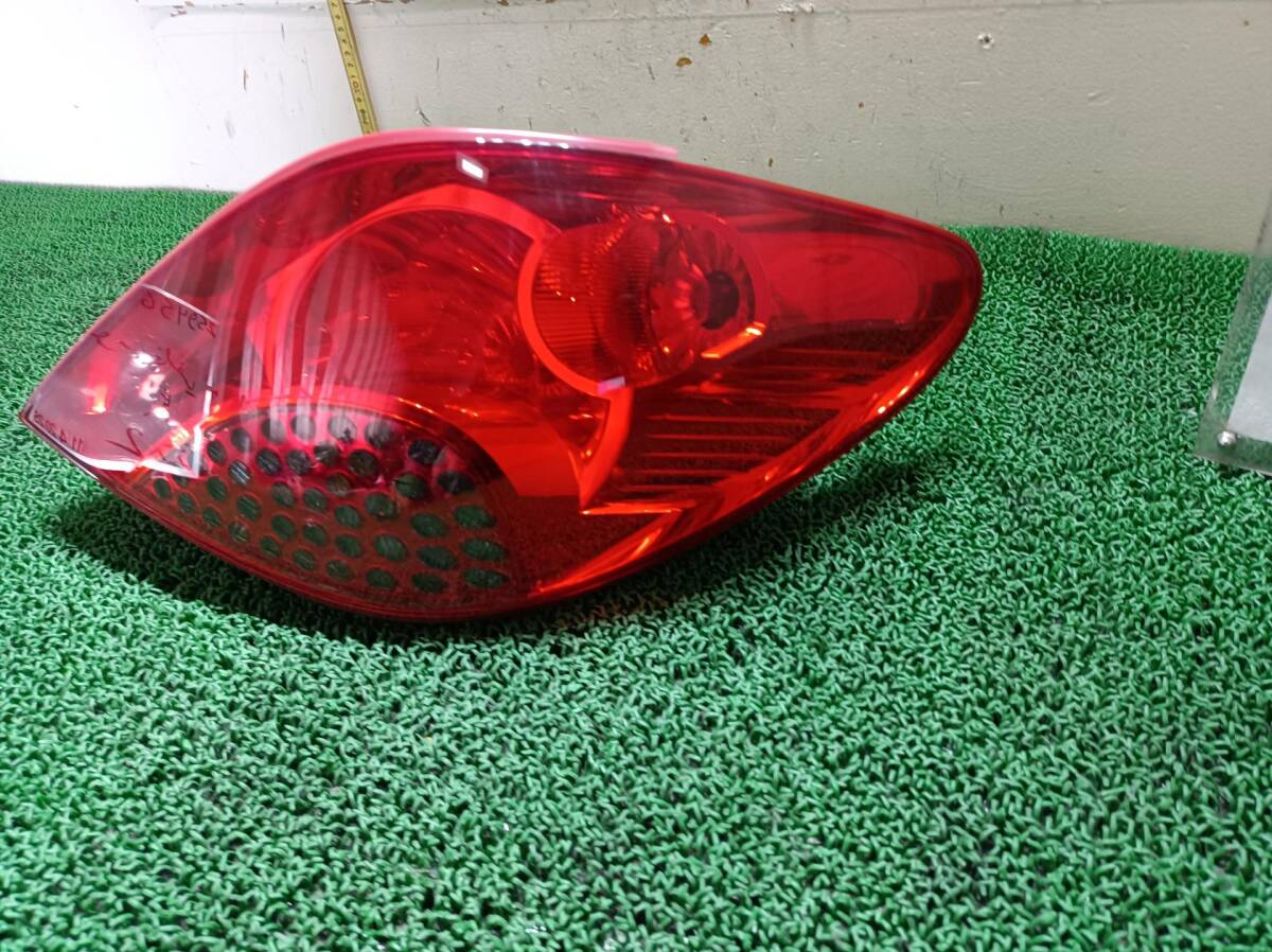 プジョー　テールライト　テールランプ　右　207　ABA-A75FY　A75FY　2007?。yj　NSP259456