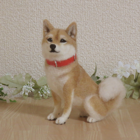 羊毛フェルト 犬 ☆ お座りをした柴犬 ☆ 犬のぬいぐるみ 羊毛フェルト 犬 ☆ お座りをした柴犬 ☆ 犬のぬいぐるみ