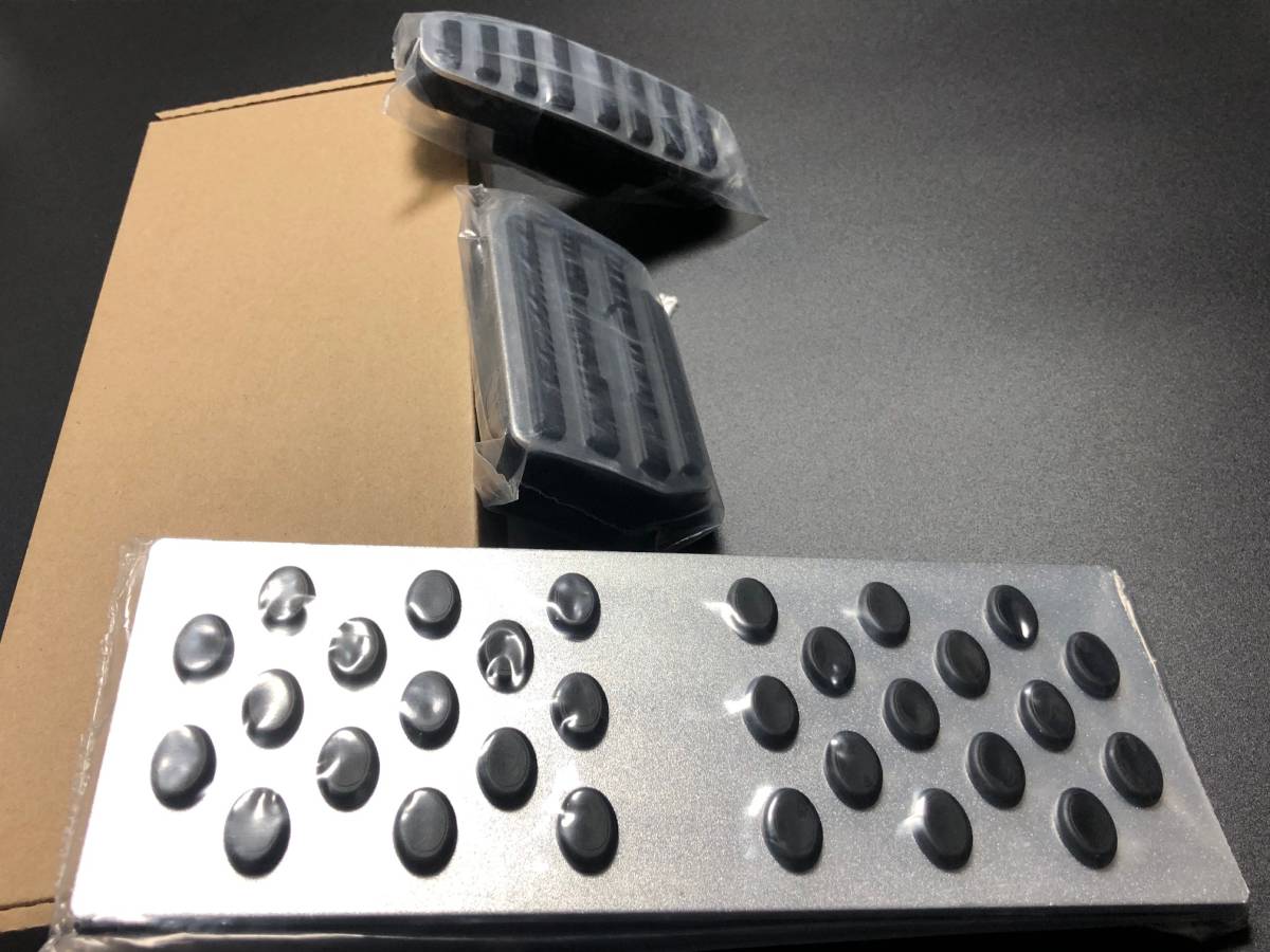 スズキ SUZUKI エスクード スイフト ワゴンＲ ラパン ソリオ MRワゴン 等 アルミペダル ペダルカバー 専用設計 取付簡単 ３点セット_画像3