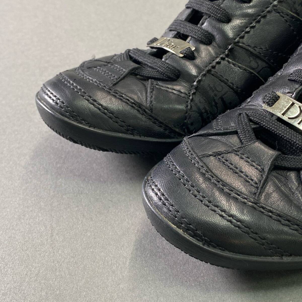 5d16 Christian Dior クリスチャンディオール トロッター レザースニーカー 37 ブラック Leather メタルプレート シューズ