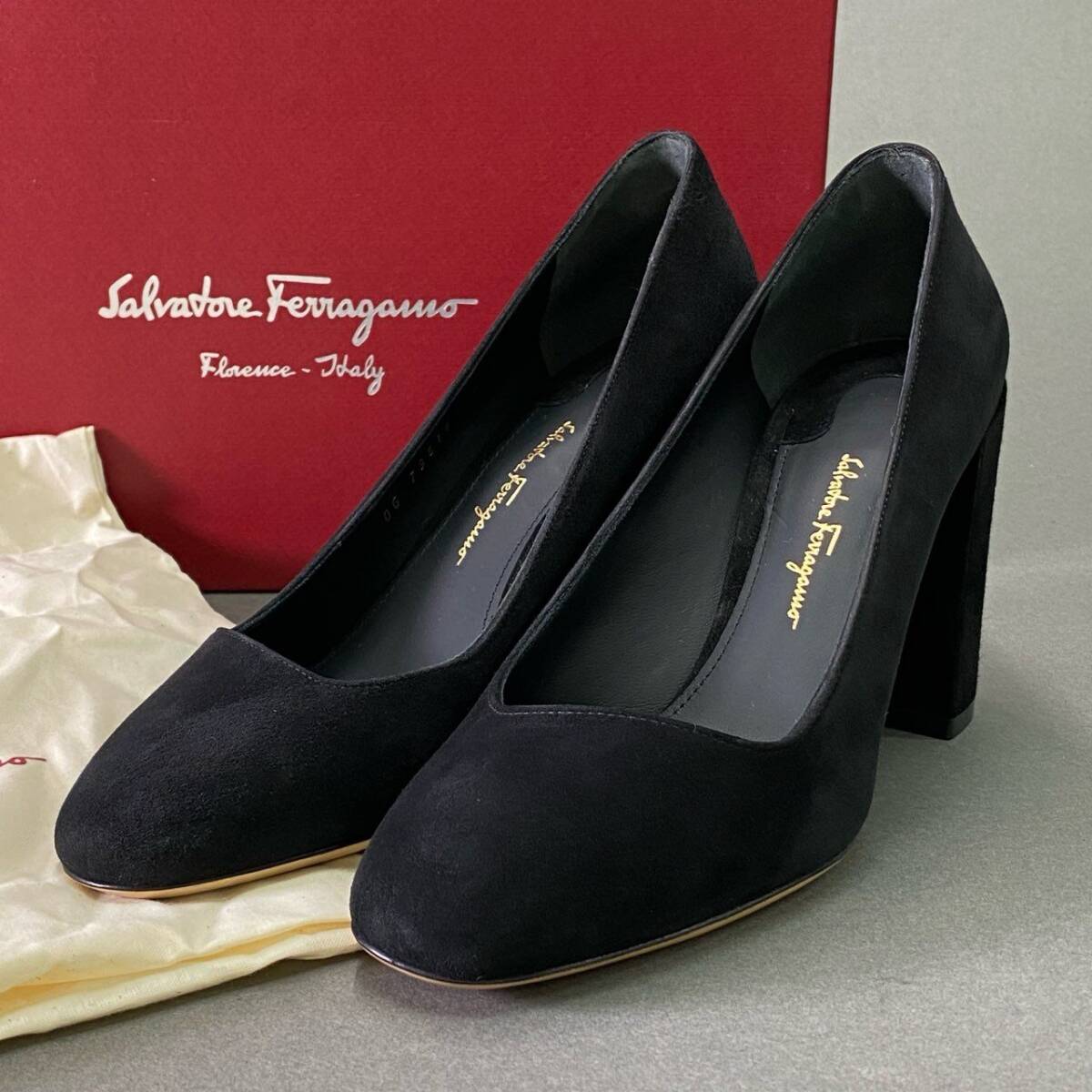 5d22 《美品》 Salvatore Ferragamo サルヴァトーレ フェラガモ スウェードレザーパンプス 6C ブラック Leather シューズ スエード 箱付き