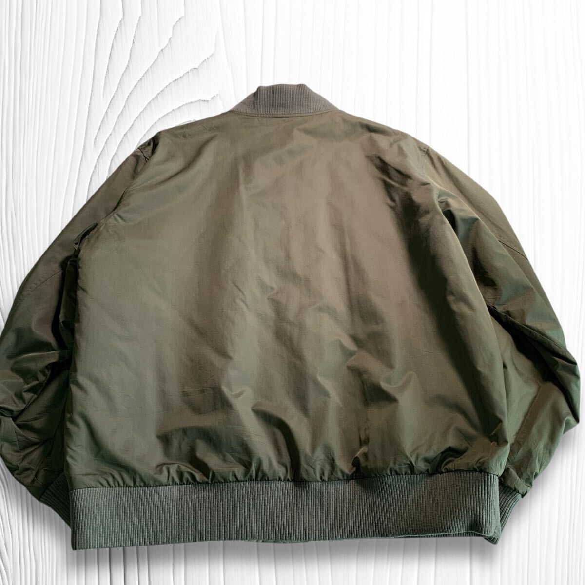 XLサイズ NIKE リバーシブル MA-1 フライトジャケット オリーブ XLサイズ NIKE リバーシブル MA-1 フライトジャケット オリーブ